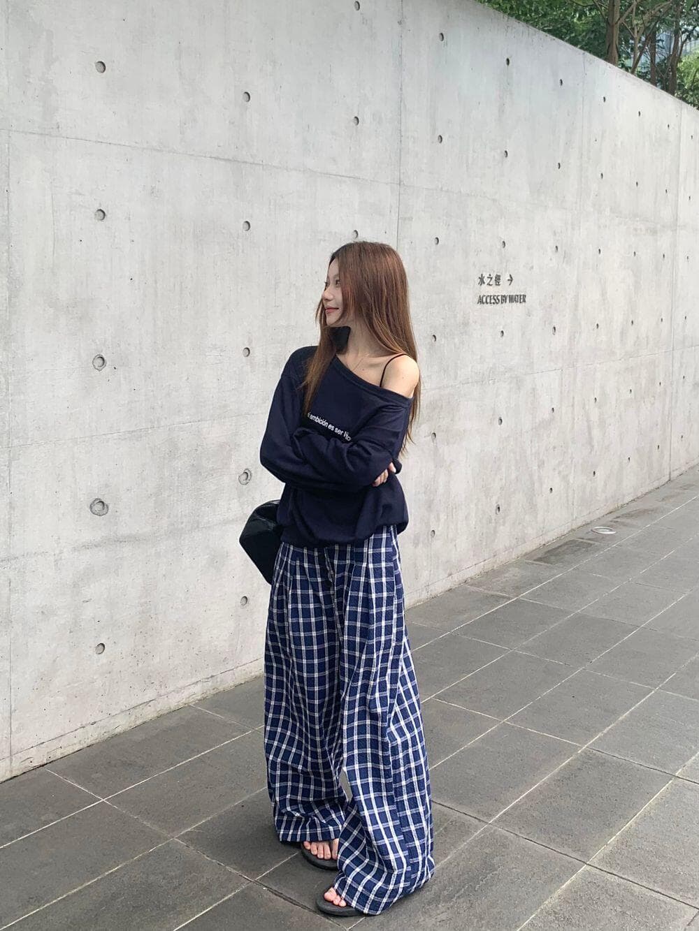 핫걸 해군 비스듬한 어깨 긴팔 티셔츠 여성 봄 가을 오프숄더 디자인 센스 아메리칸 후드티 캐주얼 루즈핏 맨위 상세 이미지 4
