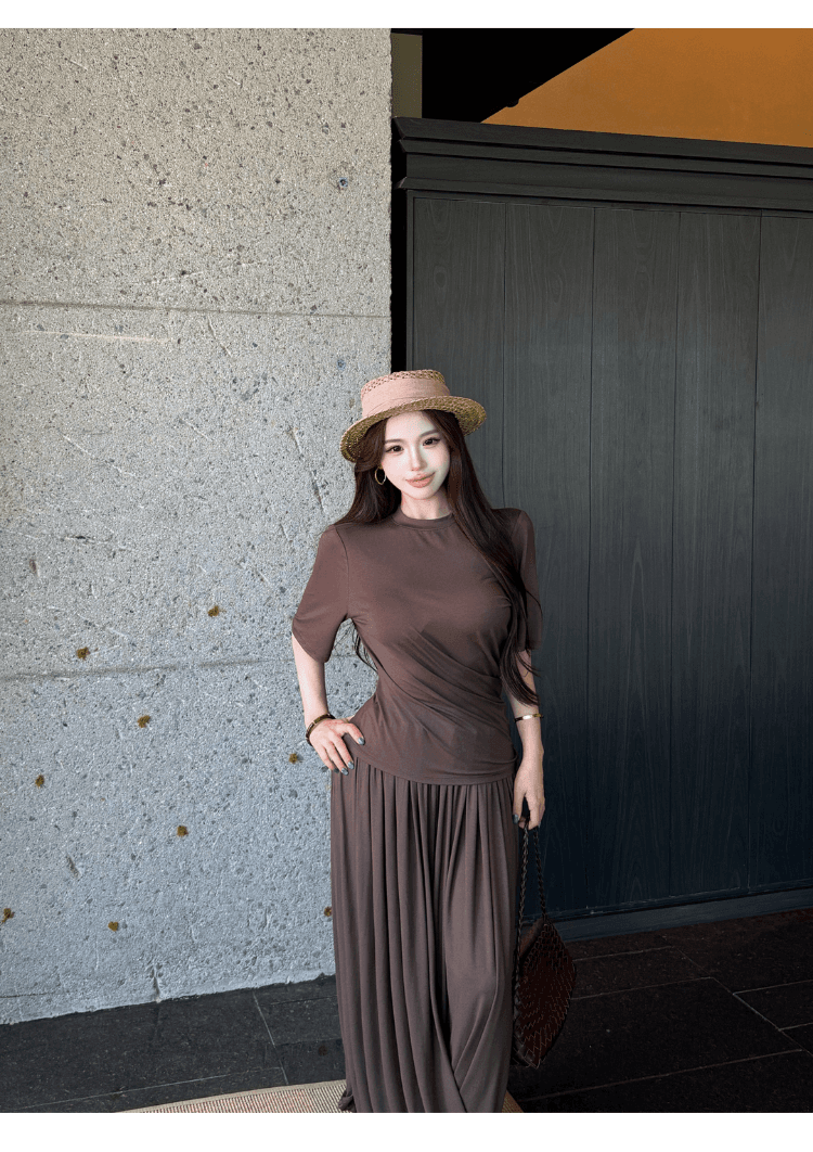 실사 정가 휴가 캐주얼 슬림해 보이는 긍정적 인 어깨 티셔츠 허리밴드 플리츠 반신 스커트 꽃밭 치마바지 두 조각 여성 세트 상세 이미지 13