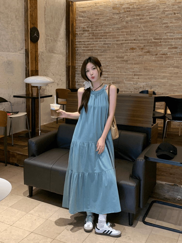 실사 정가 휴가 바람 행침 목 슬립 데님 여성 드레스 디자인 센스 루즈핏 슬림해 보이는 품격 케이크 롱 스커트
