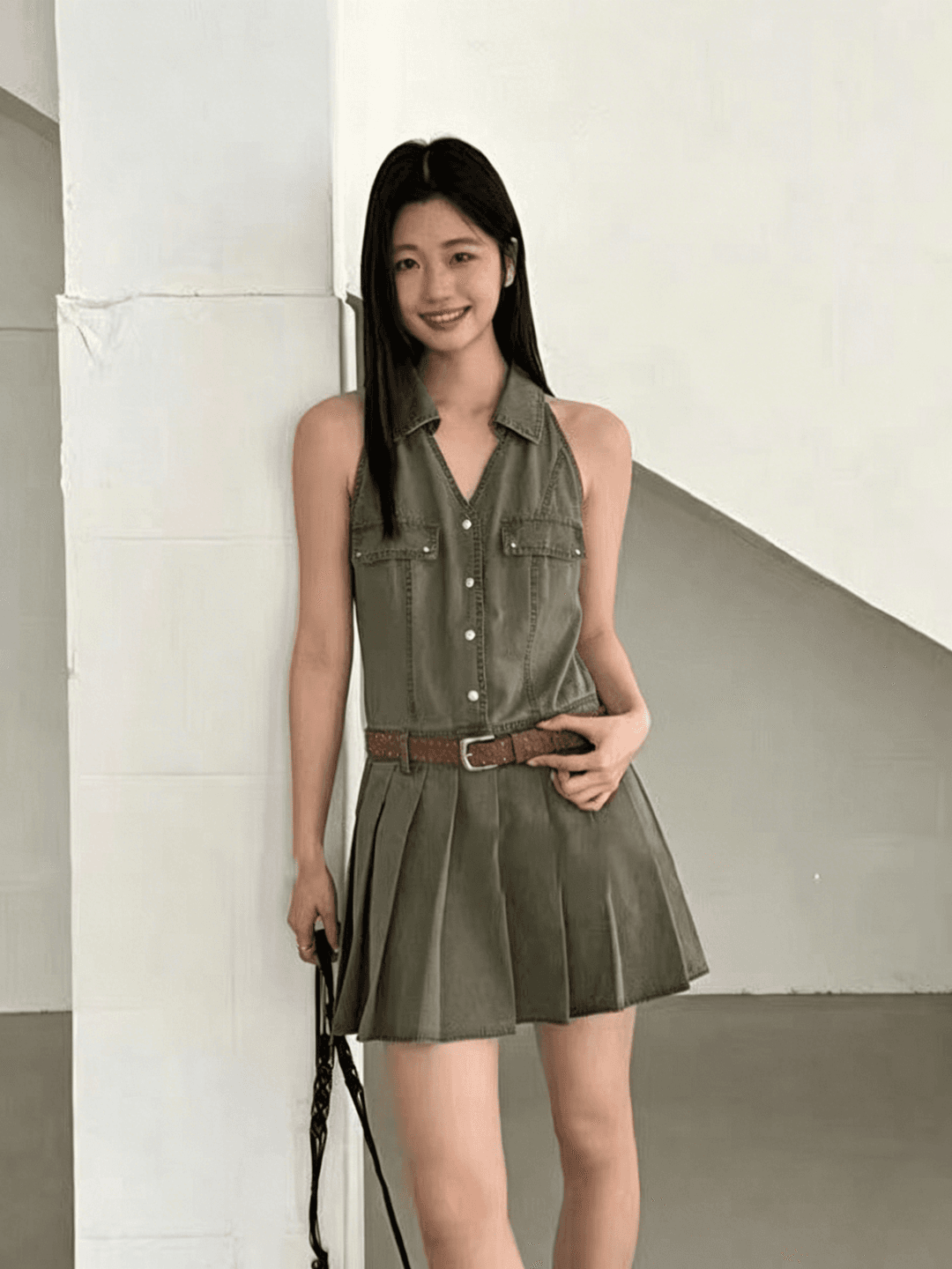 실사 정가 핫걸 워크웨어 민소매 폴로 칼라 여성 드레스 섹시함 허리 수축 슬림해 보이는 품격 플리츠 드레스 이미지 3