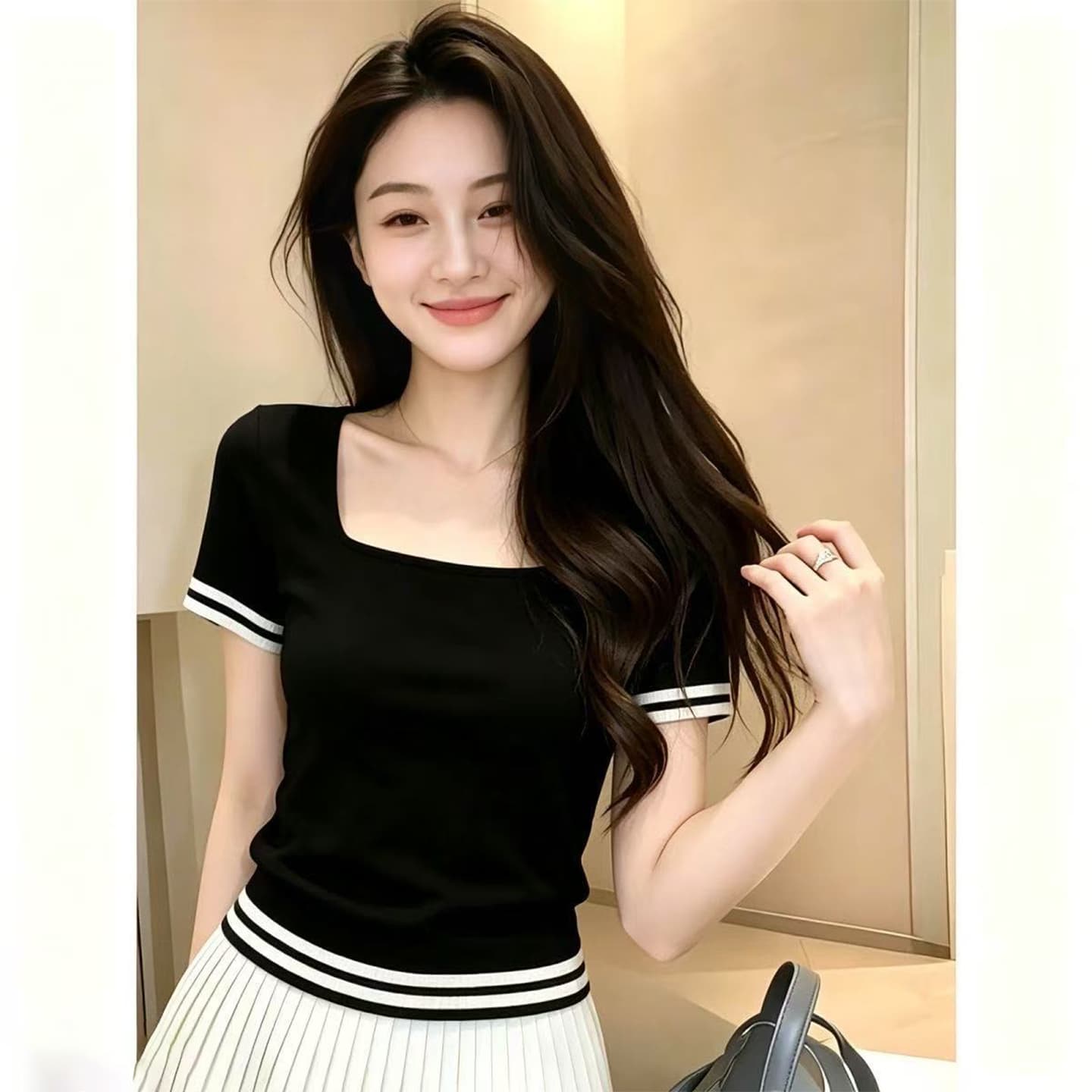 검정색 광장 칼라 배색 스트라이프 미니멀리즘 몸매 가꾸기 반팔 티셔츠 여성 2026 여름 한 부서 절묘한 고급 센스 맨위 이미지 4
