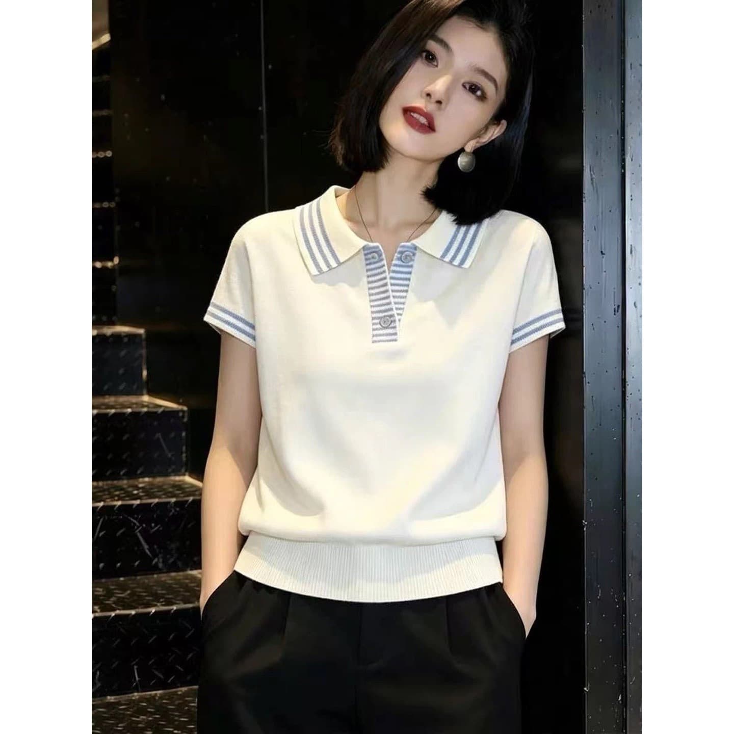 잘 생긴 POLO 칼라 배색 스트라이프 니트 반팔 티셔츠 여성 여름 2026 년 새로운 학원 스타일 다용도 맨위 상세 이미지 1