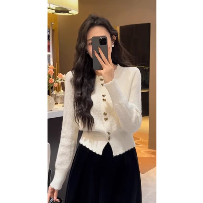 2026 가을 작은 샤넬 스타일 나비 골드 버클 스웨터 여자 부주의 한 외국 가스 게으른 바람 긴팔 단색 다용도 니트 스웨터 맨위 상세 이미지 6