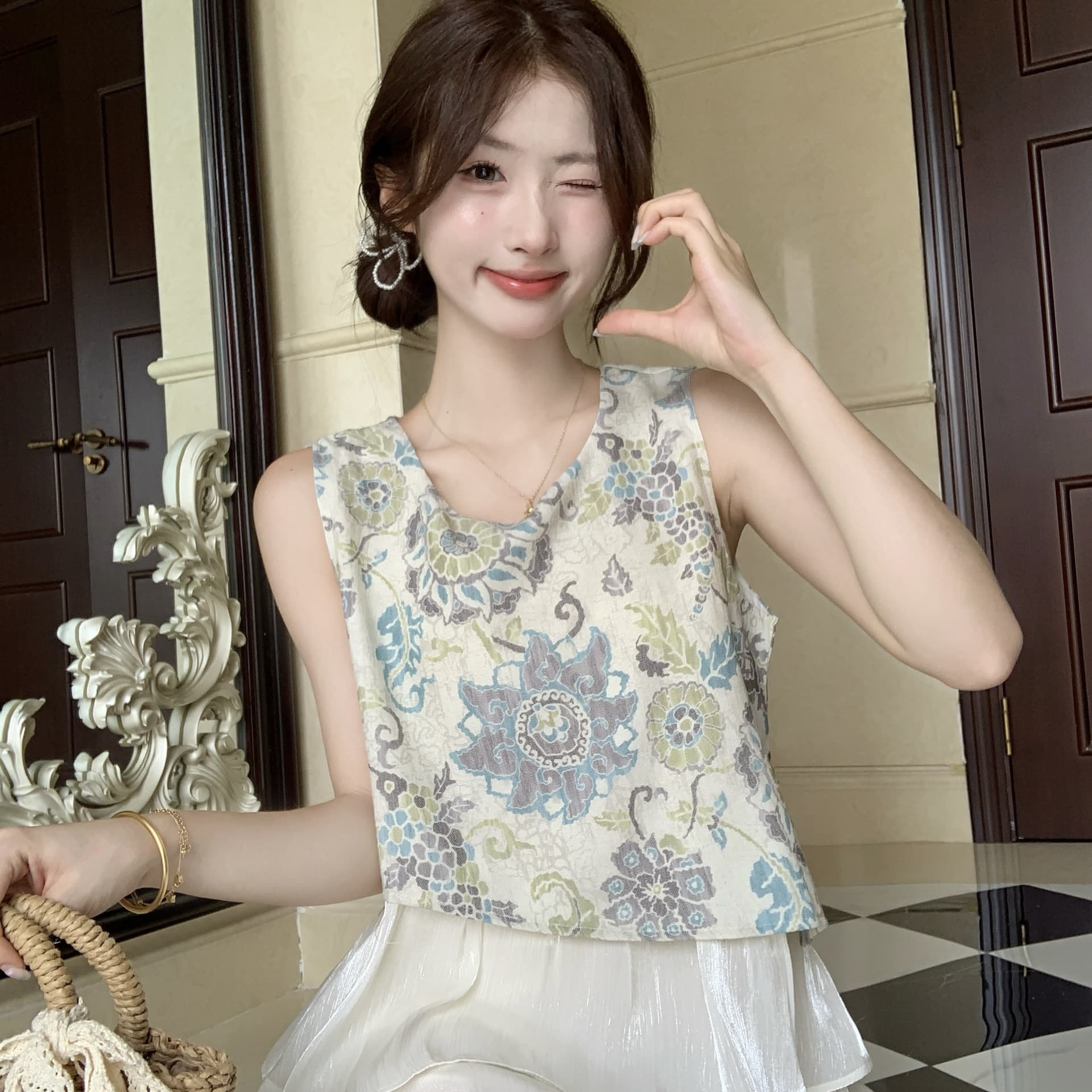 빅 사이즈 여성 의류 디자인 센스 불규칙 배색 레트로 작은 셔츠 여성 루즈핏 슬림해 보이는 민소매 조끼 맨위 세트 이미지 5