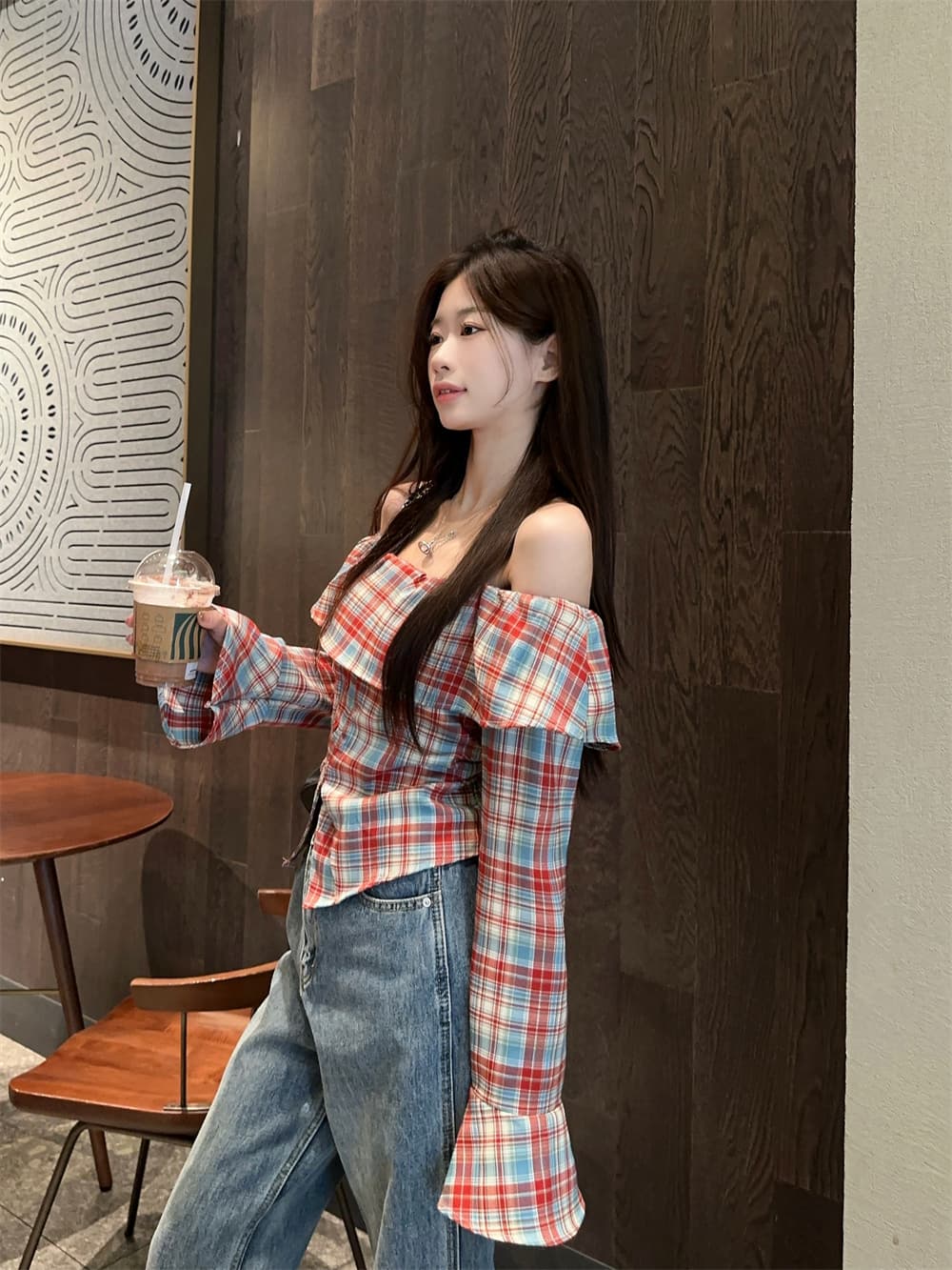 봄 빅 사이즈 여성 의류 프릴 체크무늬 셔츠 보트넥 오프숄더 나팔 소매 새로운 슬림해 보이는 쇼트 스타일 핫걸 여성 상세 이미지 8
