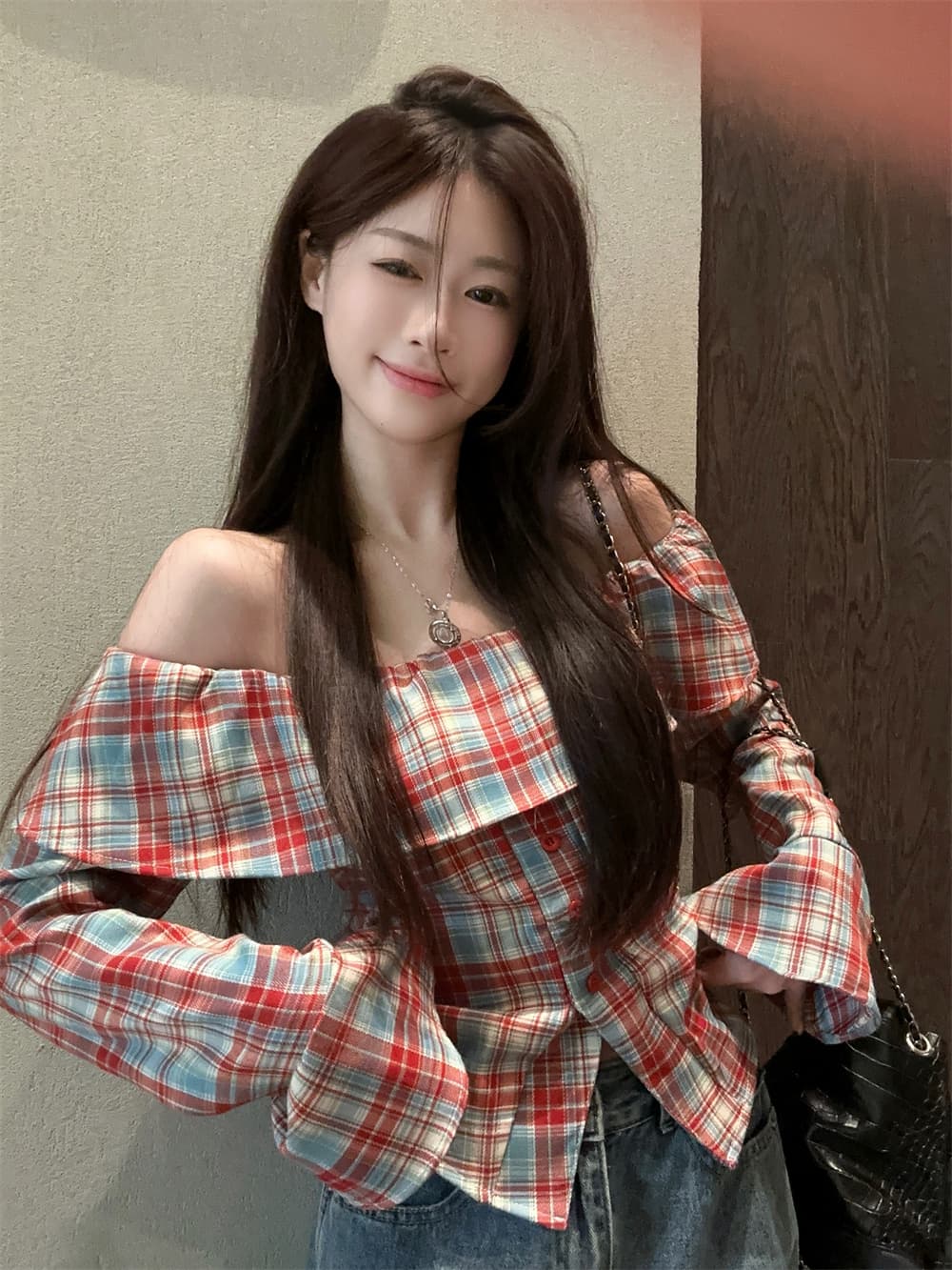 봄 빅 사이즈 여성 의류 프릴 체크무늬 셔츠 보트넥 오프숄더 나팔 소매 새로운 슬림해 보이는 쇼트 스타일 핫걸 여성 상세 이미지 12