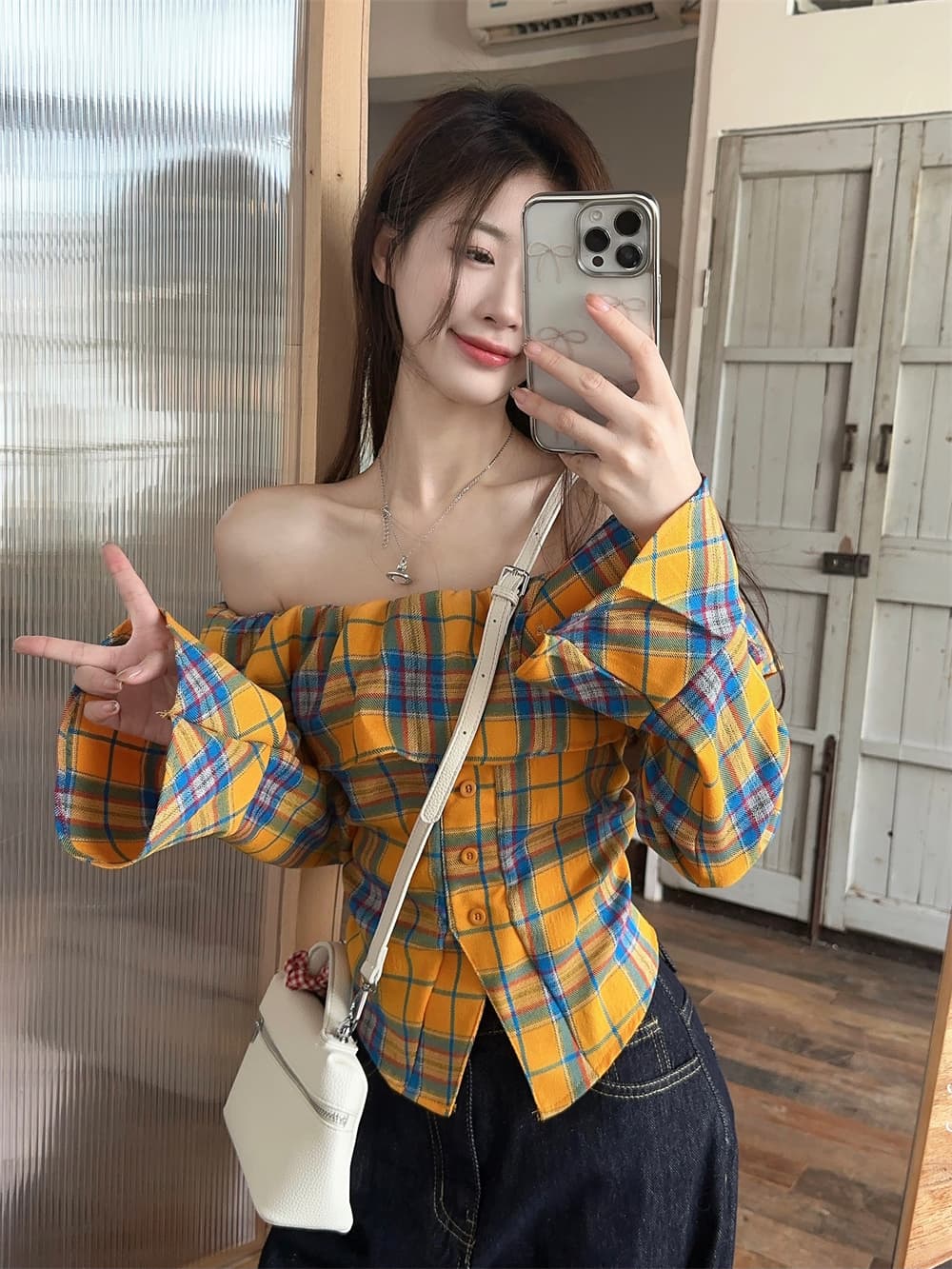 봄 빅 사이즈 여성 의류 프릴 체크무늬 셔츠 보트넥 오프숄더 나팔 소매 새로운 슬림해 보이는 쇼트 스타일 핫걸 여성 상세 이미지 23