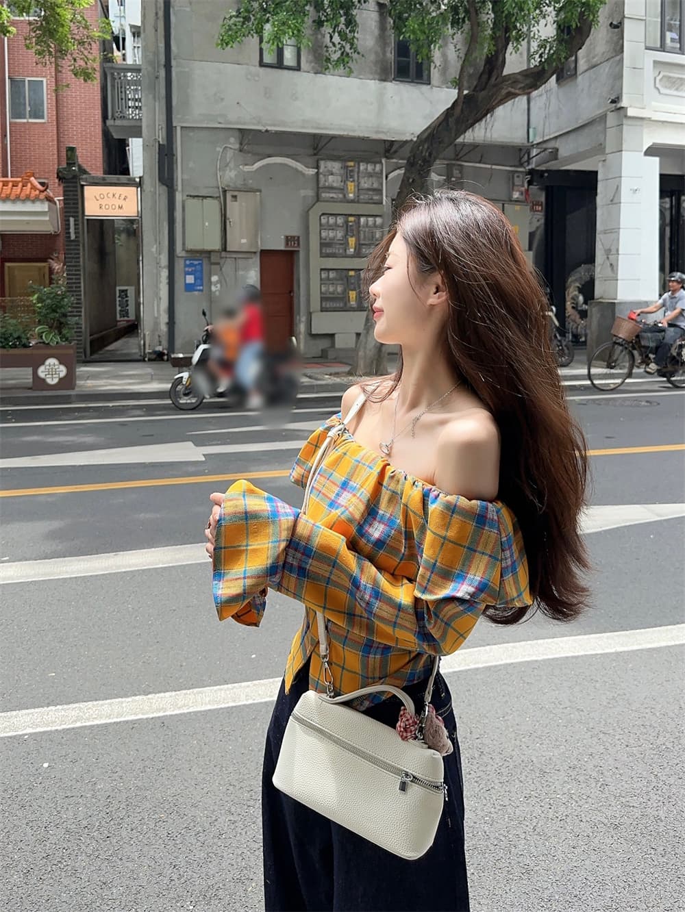 봄 빅 사이즈 여성 의류 프릴 체크무늬 셔츠 보트넥 오프숄더 나팔 소매 새로운 슬림해 보이는 쇼트 스타일 핫걸 여성 상세 이미지 26