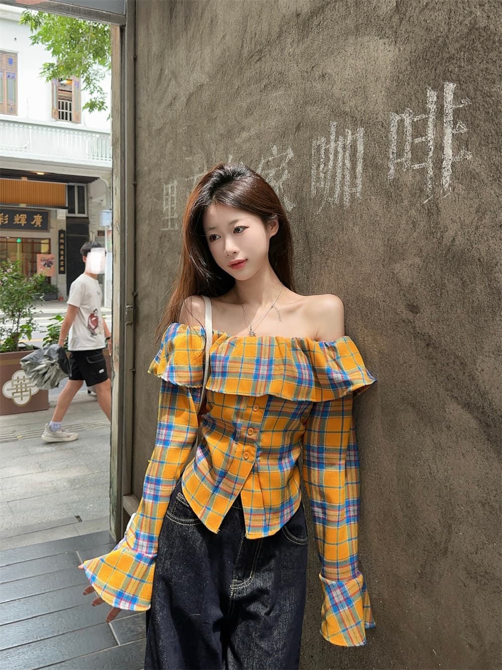 봄 빅 사이즈 여성 의류 프릴 체크무늬 셔츠 보트넥 오프숄더 나팔 소매 새로운 슬림해 보이는 쇼트 스타일 핫걸 여성 상세 이미지 31