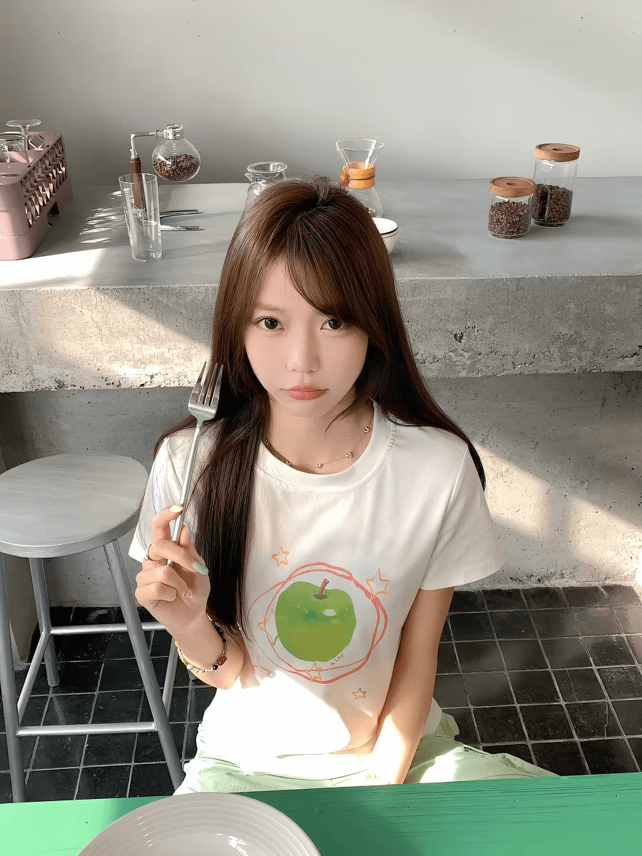 작은 청신 애플 프린트 반팔 티셔츠 여름 소녀 슬림해 보이는 다용도 긍정적 인 어깨 라운드 넥 맨위 상세 이미지 2