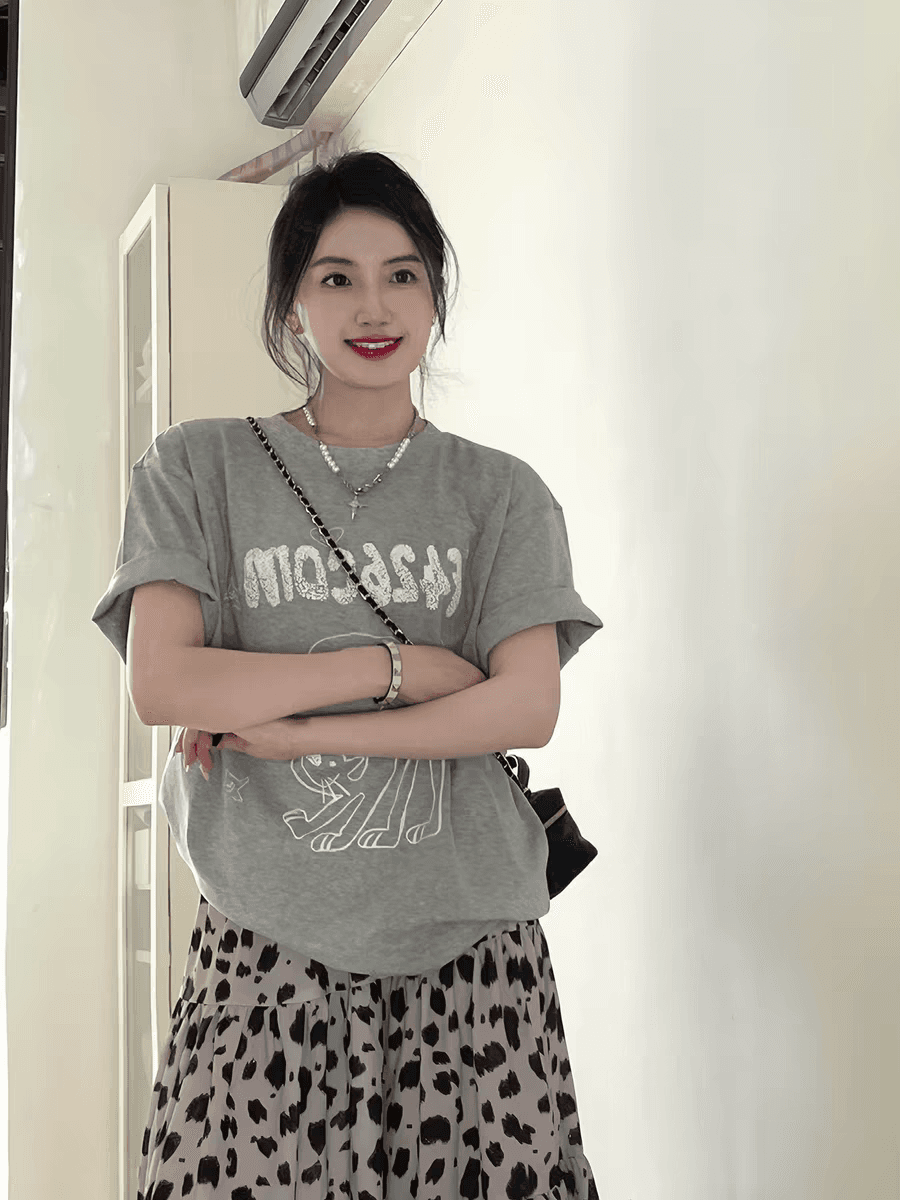 반팔 티셔츠 언더 코트 여성 인사이드 가져 가라. 고급 센스 2026 새로운 여름 루즈핏 슬림해 보이는 알파벳 프린트 셔츠 상세 이미지 4