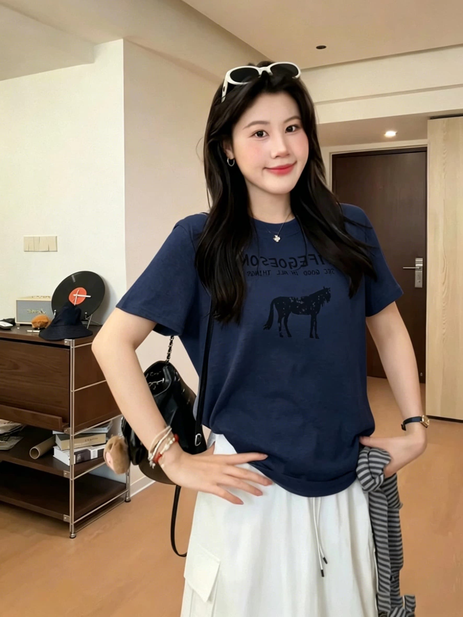 한 부서 캐주얼 바람 다용도 프린트 반팔 티셔츠 여름 여성 의류 2026 새로운 루즈핏 라운드 넥 순면 맨위 여성 이미지 4