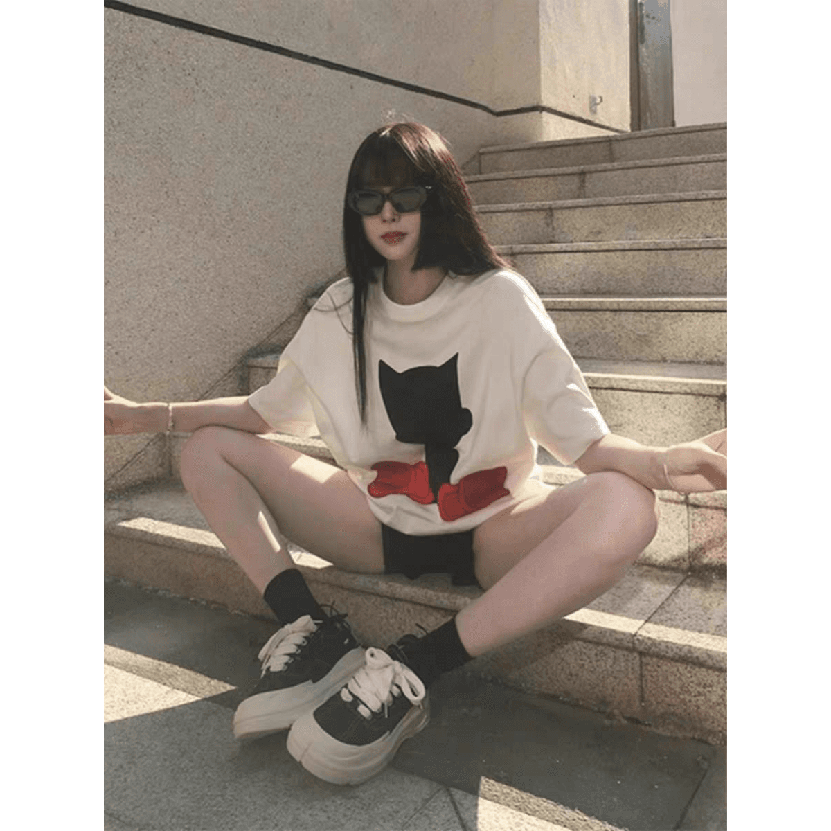 여름 반팔 티셔츠 여성 한 부서 슬림해 보이는 2026 새로운 폭발 긍정적 인 어깨 루즈핏 반소매 디자인 센스 동정 맨위 이미지 5