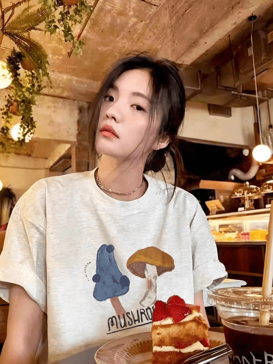 순면 반팔 티셔츠 여성 여름 2026 새로운 폭발 디자인 센스 작은 대중 아메리칸 루즈핏 긍정적 인 어깨 반소매 맨위 이미지 4