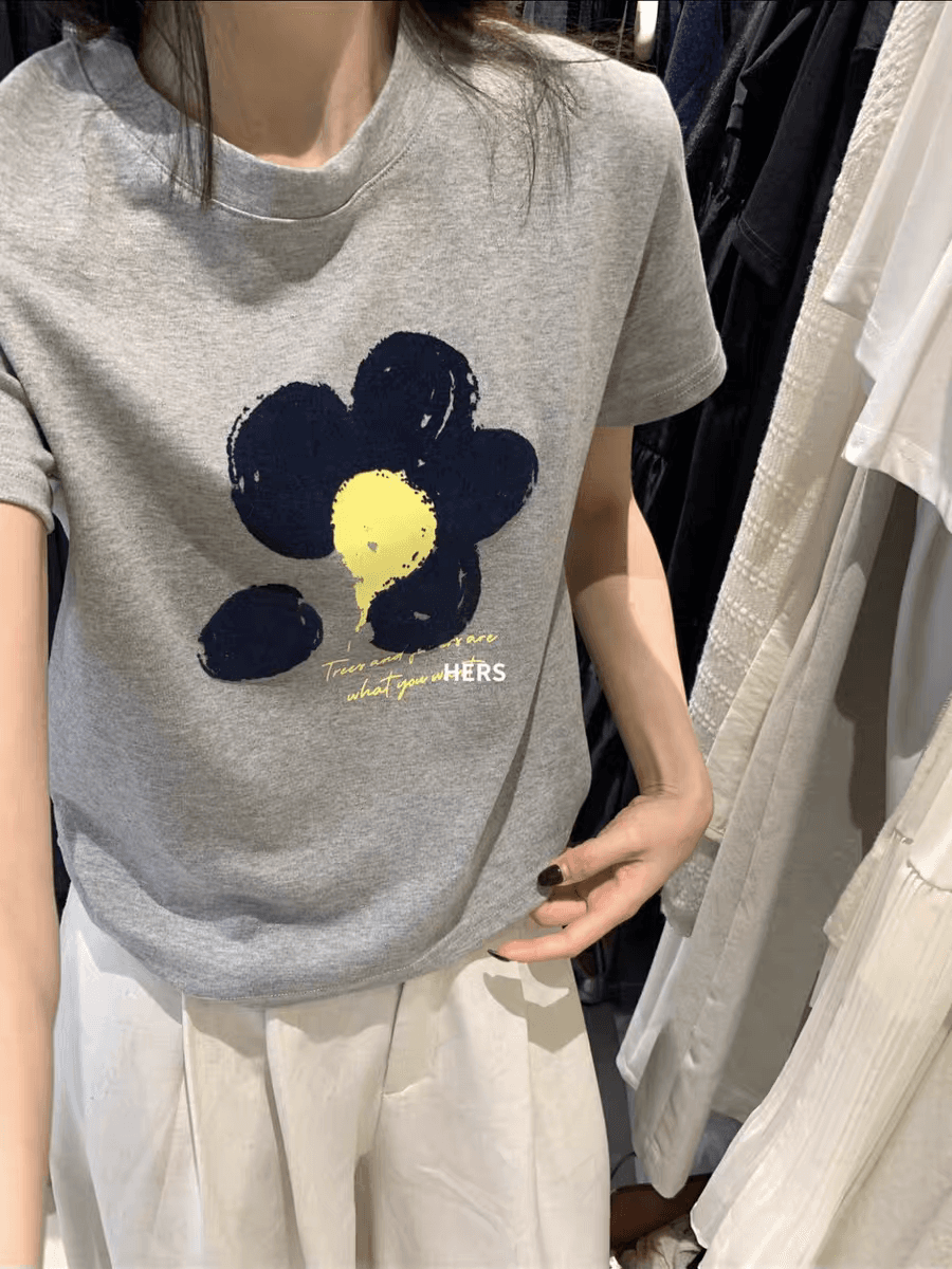 꽃 알파벳 프린트 긍정적 인 어깨 반팔 티셔츠 여성 아메리칸 새로운 여름 쇼트 스타일 고유 한 아름다운 맨위 이미지 3