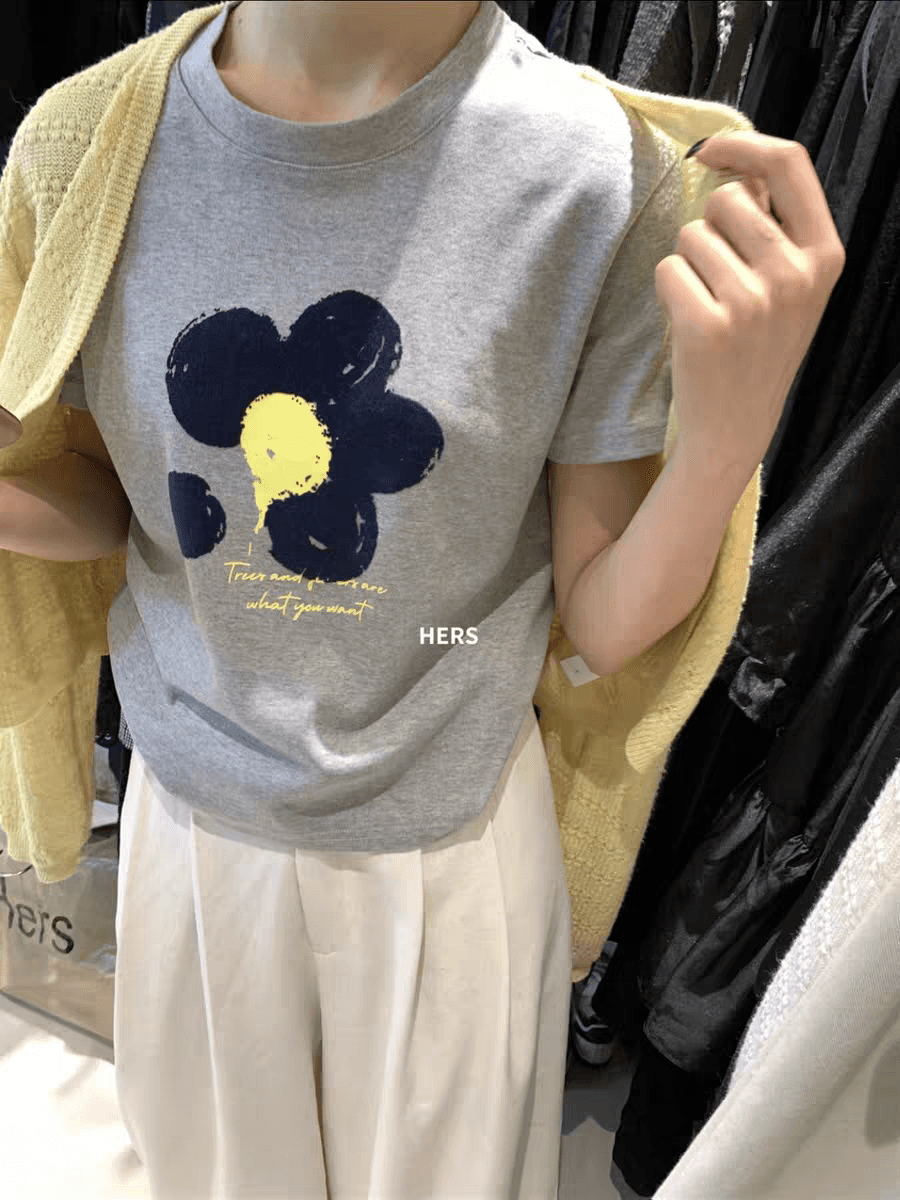 꽃 알파벳 프린트 긍정적 인 어깨 반팔 티셔츠 여성 아메리칸 새로운 여름 쇼트 스타일 고유 한 아름다운 맨위 이미지 4