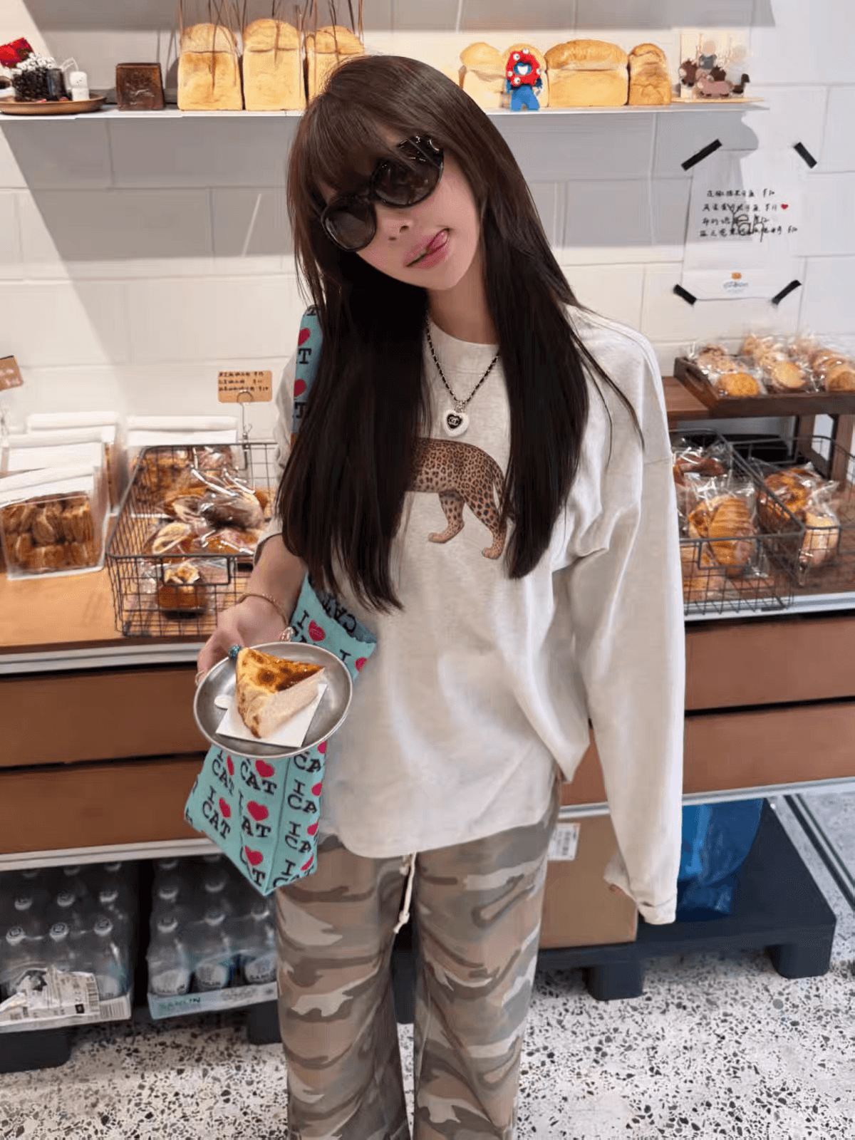 아메리칸 레트로 진첸바오 프린트 긴팔 티셔츠 여성 봄 가을 새로운 느긋한 루즈핏 다용도 기본 셔츠 맨위