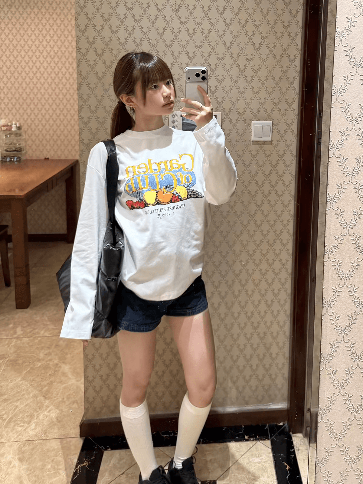 한 부서 알파벳 프린트 긴팔 티셔츠 여성 봄 루즈핏 느긋한 디자인 센스 다용도 캐주얼 맨위 상세 이미지 4