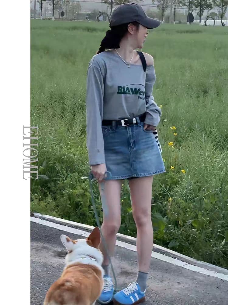 한 부서 디자인 센스 비스듬한 칼라 오프숄더 알파벳 프린트 긴팔 티셔츠 여성 2026 봄 새로운 루즈핏 슬림해 보이는 맨위 상세 이미지 2