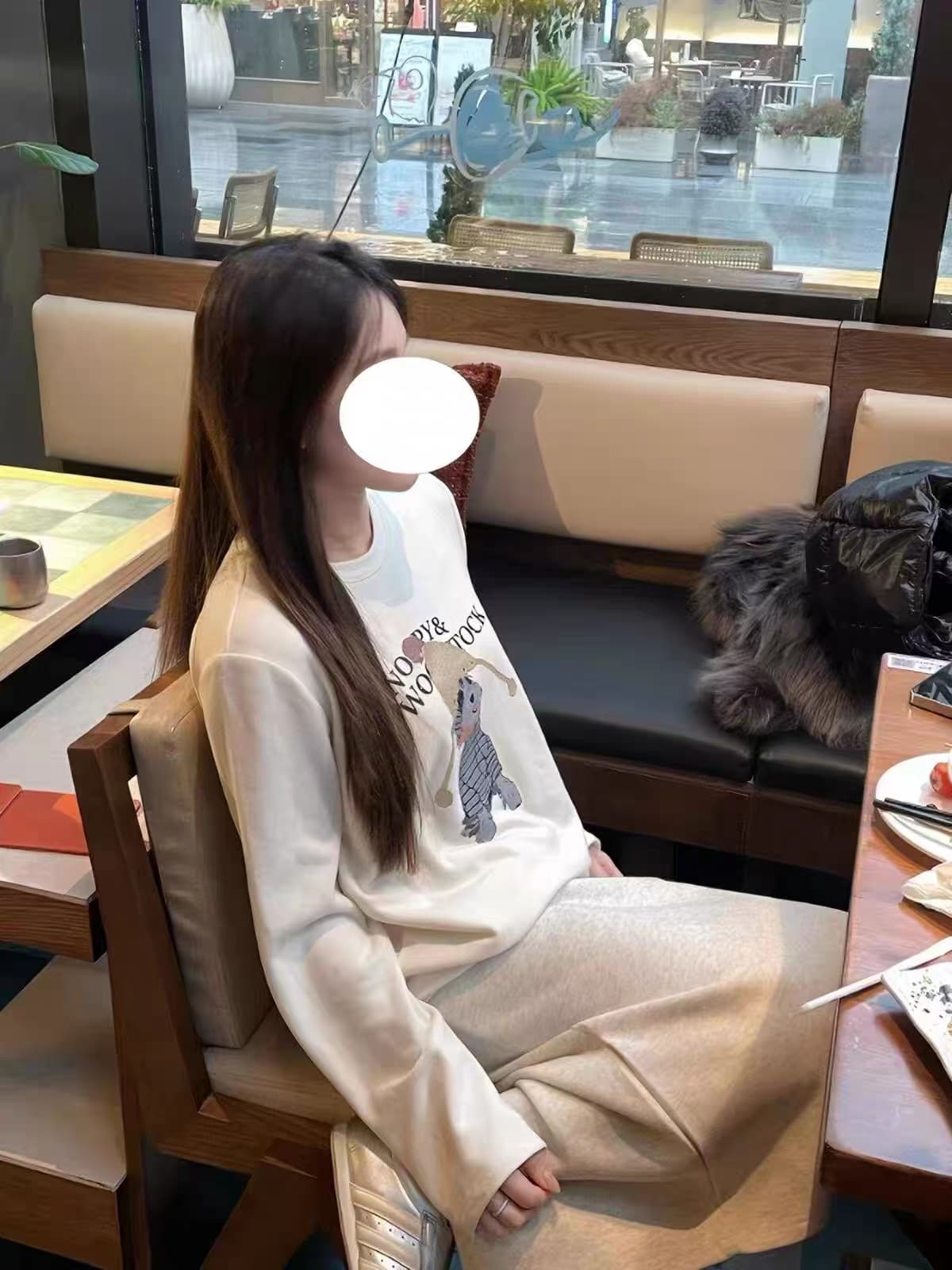 한 부서 만화 이상한 강아지 프린트 긴팔 티셔츠 여성 여름 얇은 스타일 화이트 부드러운 찹쌀 인사이드 가져 가라. 기본 셔츠 맨위 상세 이미지 3