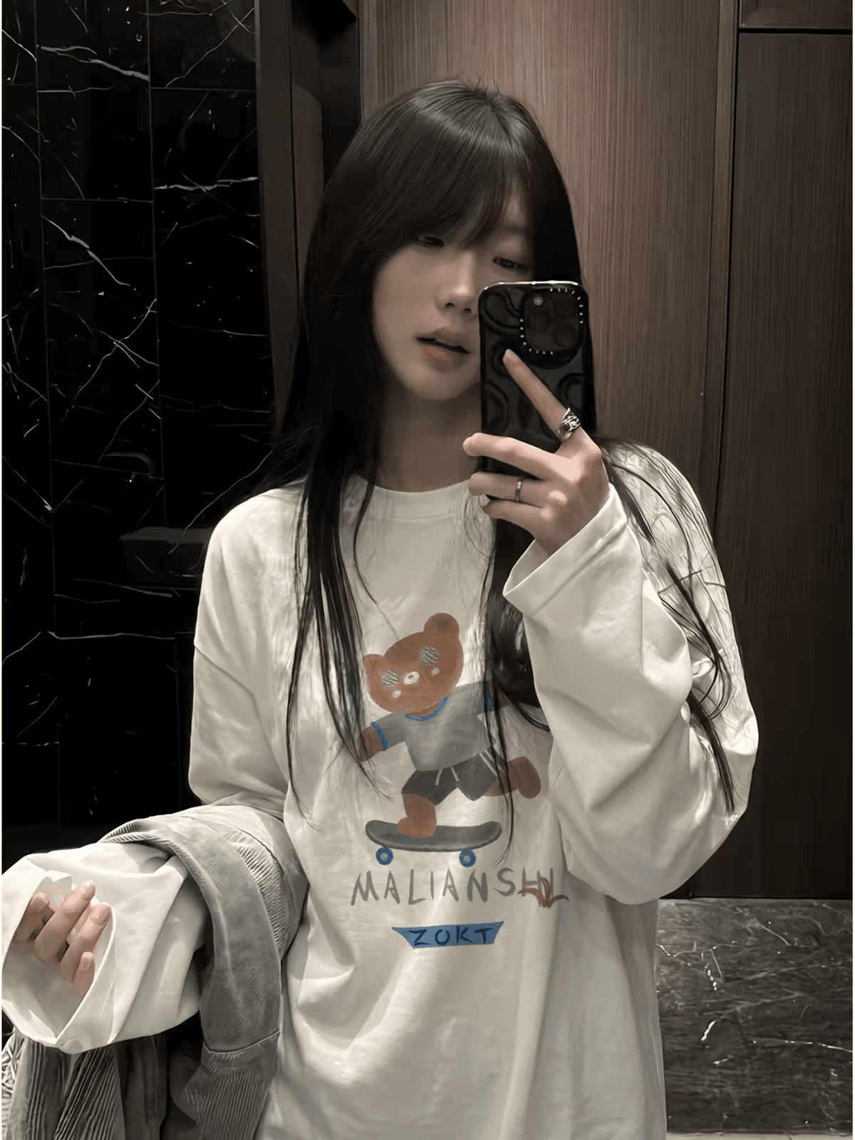 아메리칸 높음 거리 조수 브랜드 느긋한 바람 긴팔 티셔츠 여성 2026 새로운 디자인 센스 작은 대중 이른 가을 느슨함 센스 맨위