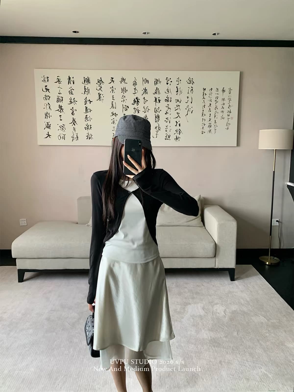 uvpu 흑인과 백인 단추 한 알 페이크 레이어드 여성 2026 가을 새로운 미니멀리즘 고급 센스 페이크 레이어드 몸매 가꾸기 배색 의류 이미지 4