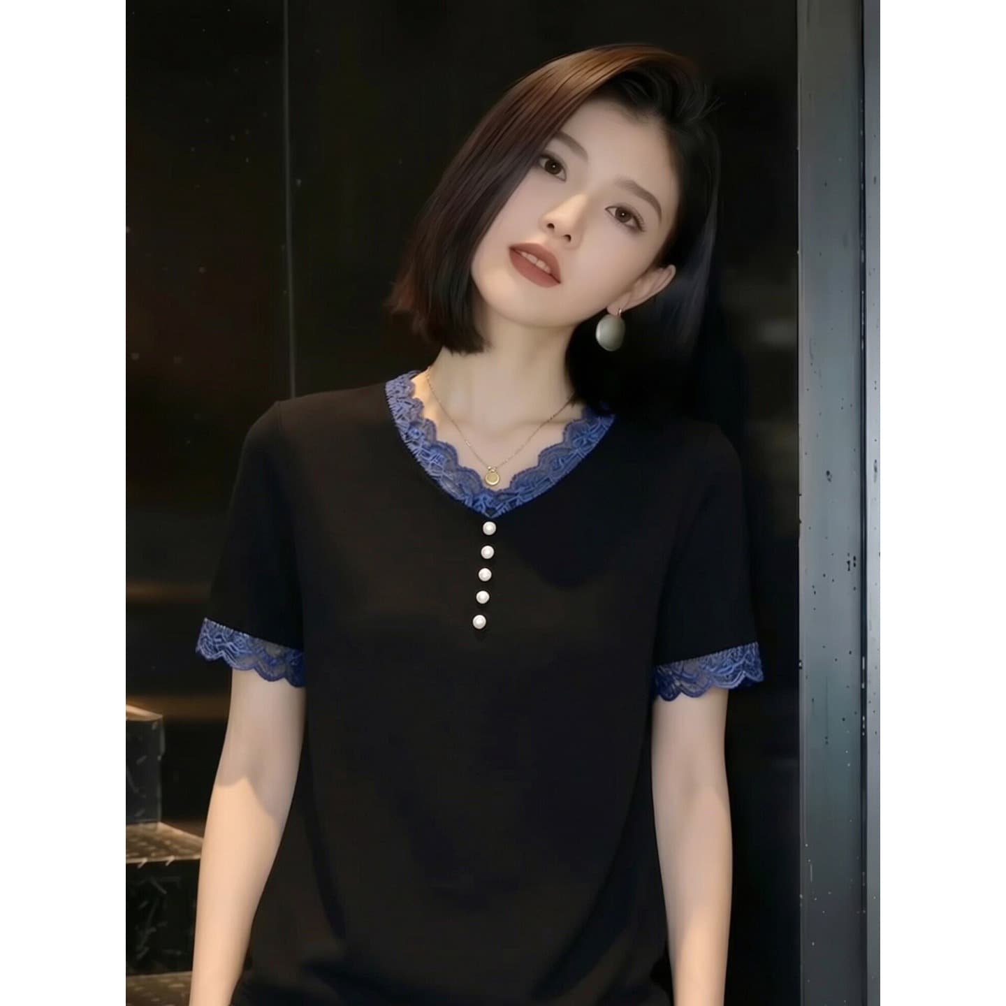검정색 V넥 레이스 반팔 티셔츠 여성 2026 여름 새로운 슬림해 보이는 연령 감소 고급 센스 빅 사이즈 여성 의류 맨위 이미지 3
