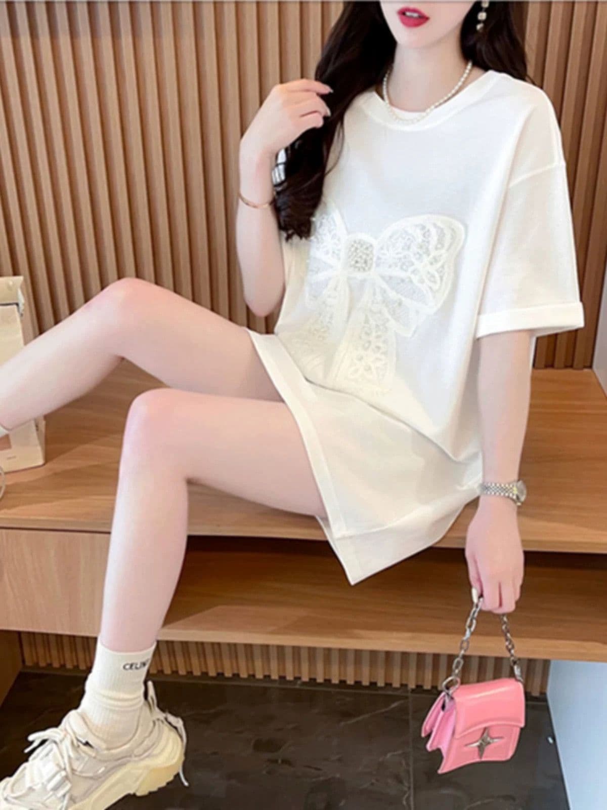 흔들어서 톤 품질 순면 이후 패키지 칼라 루즈핏 빅 사이즈 자수 나비 매듭 맨위 티셔츠 이미지 4