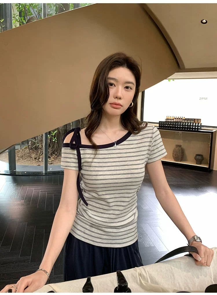 높은 품질 2 2 마술 컬러 바 새로운 디자인 센스 스트라이프 새는 어깨 여름 반팔 몸매 가꾸기 티셔츠 여성 상세 이미지 5