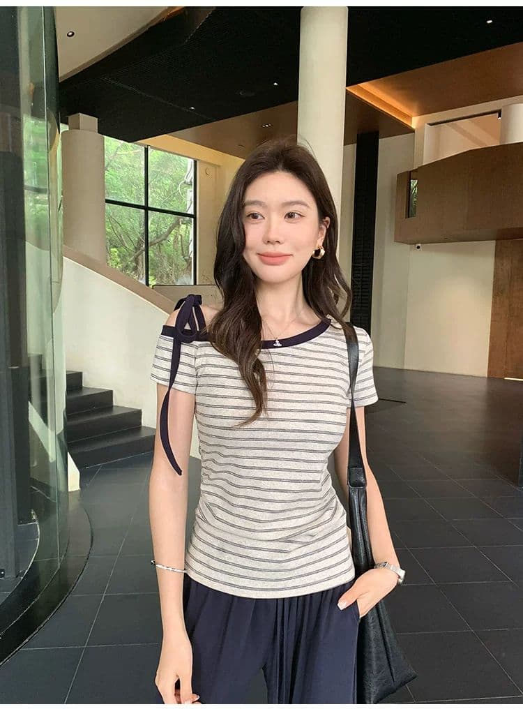 높은 품질 2 2 마술 컬러 바 새로운 디자인 센스 스트라이프 새는 어깨 여름 반팔 몸매 가꾸기 티셔츠 여성 상세 이미지 9