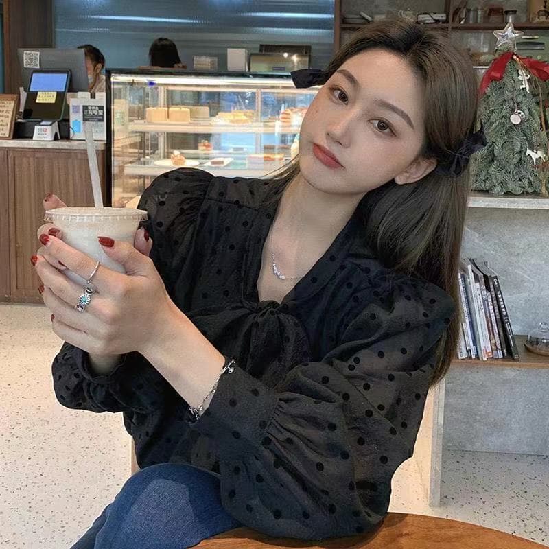 2026 가을 의상 새로운 빅 사이즈 여성 의류 도트 무늬 셔츠 나비 넥타이 거품 소매 맨위 이미지 4