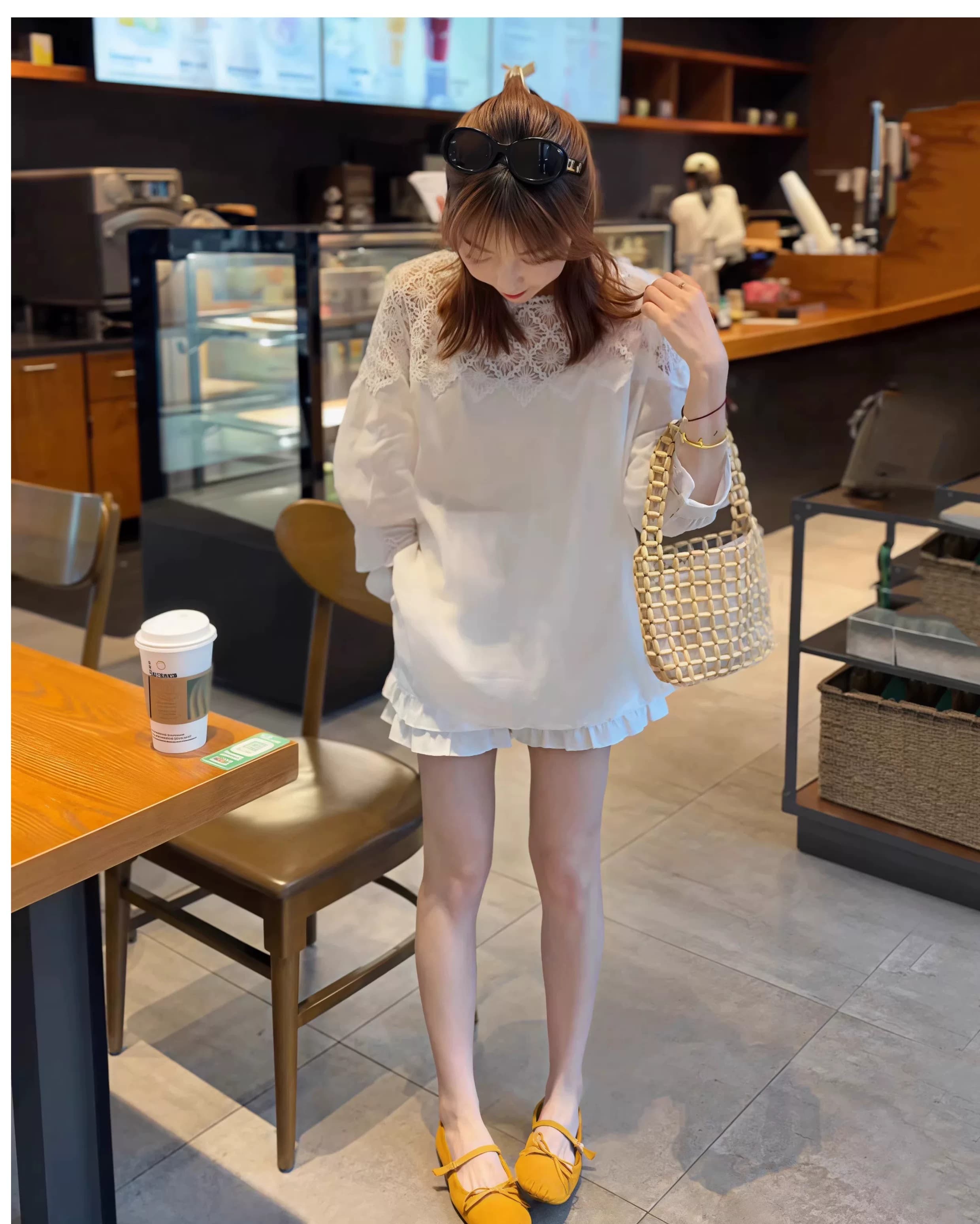 새로운 여름 화이트 레이스 홀로우 아웃 패치워크 반소매 여성 셔츠 빅 사이즈 지방 mm 그레이트 봐. 의류 상세 이미지 4