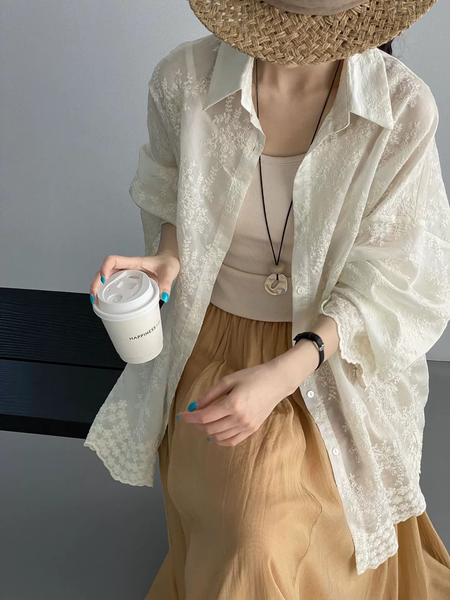 가을 의상 새로운 빅 사이즈 여성 의류 외부 가져 가라. 자외선 차단 긴팔 셔츠 뒤로 홀로우 아웃 레이스업 주간 실크 자수 재킷 상세 이미지 16