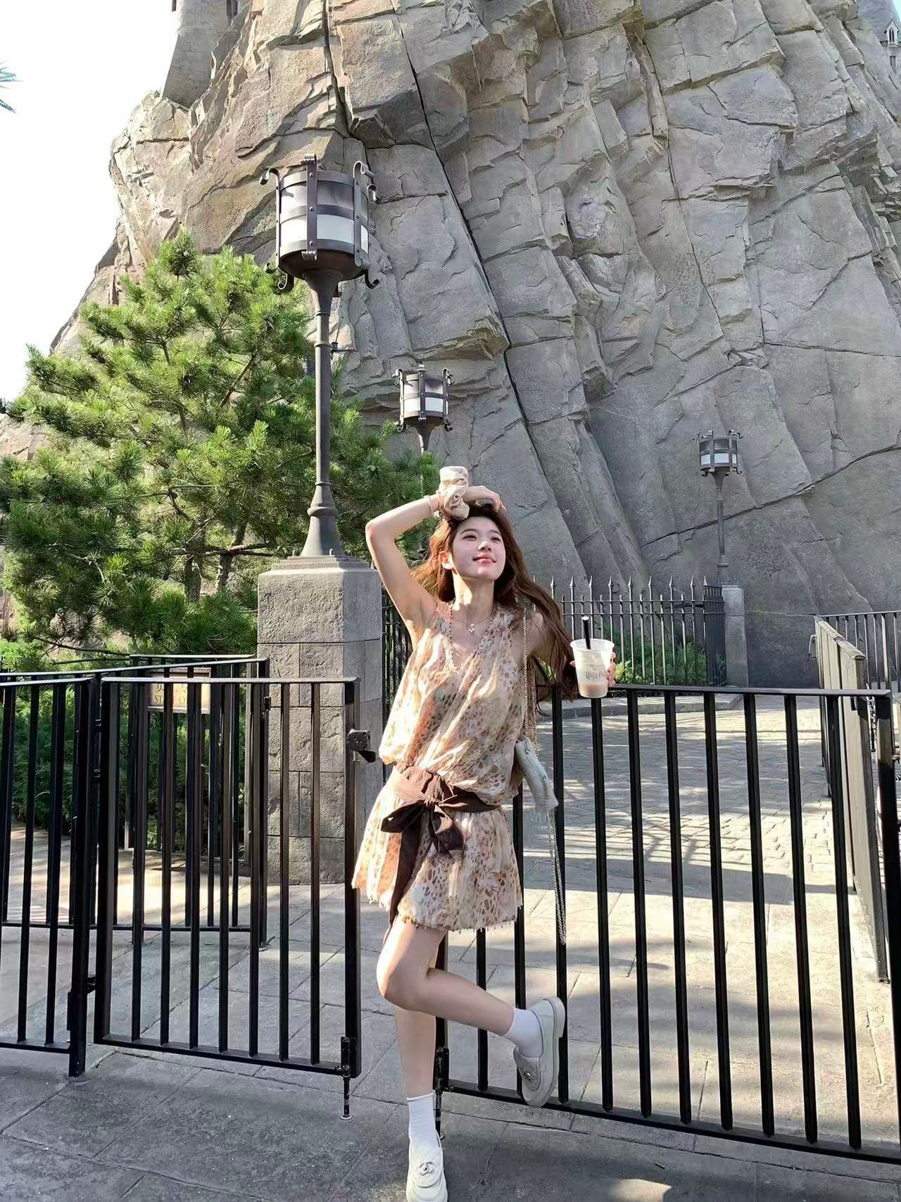 여름 프랑스식 민소매 핑크색 레오파드 무늬 여성 드레스 고급 센스 쉬폰 얇은 스타일 해변가 휴가 스트랩 미니 스커트 상세 이미지 3