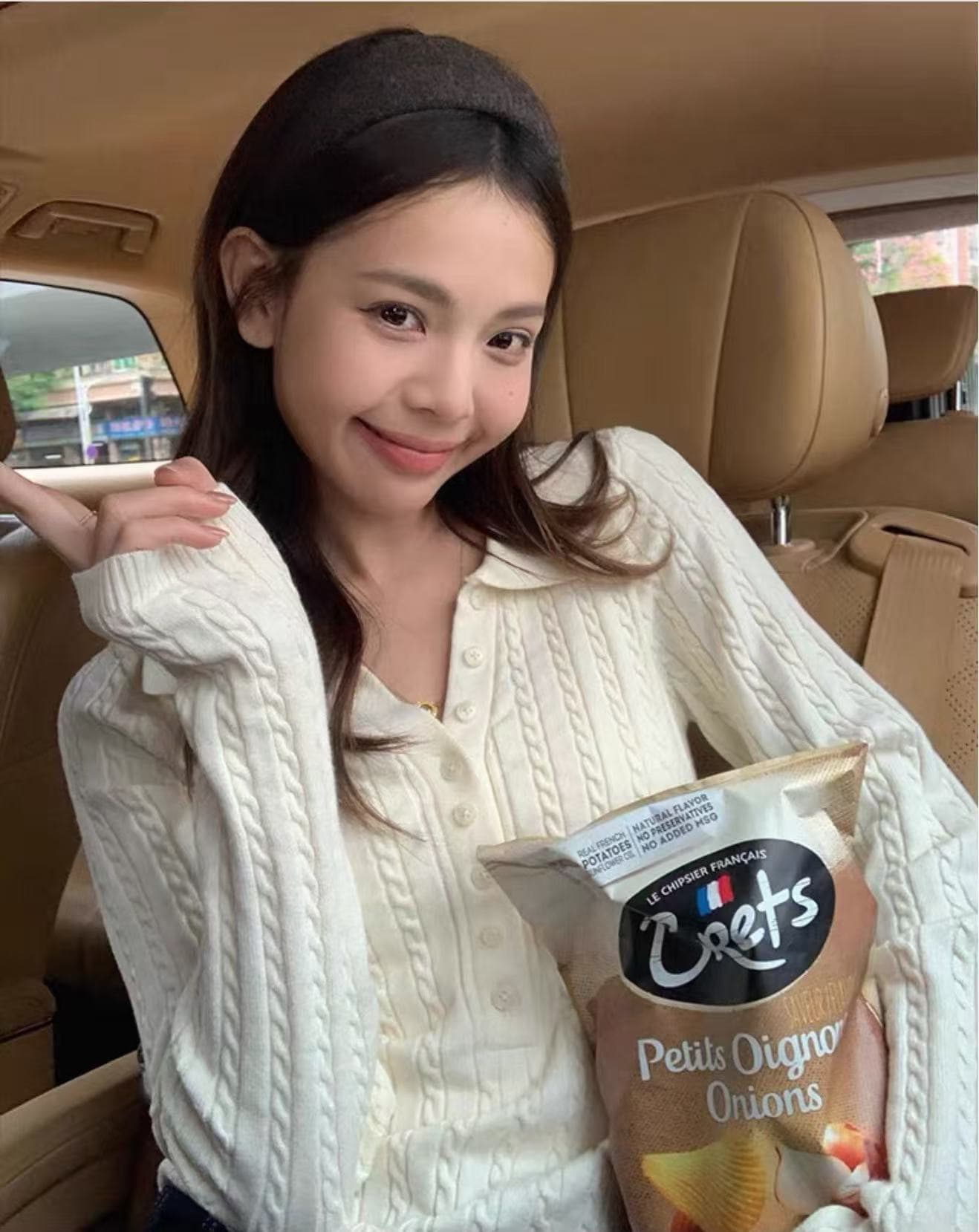 한 부서 베이지 색 긴팔 POLO 칼라 니트 스웨터 여성 이른 가을 부드러운 바람 몸매 가꾸기 슬림해 보이는 아름다운 맨위 이미지 3