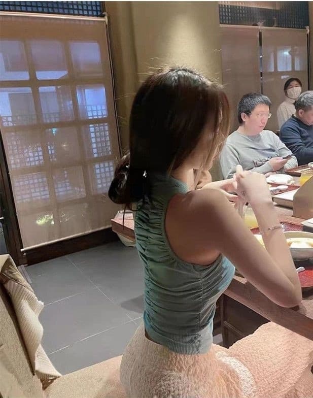 한국 스타일 고급 행침 목 캐미솔 2026 봄 여름 새로운 순수한 욕망 절단 남자 몸매 가꾸기 슬림해 보이는 주름 장식 짧은 맨위 상세 이미지 4