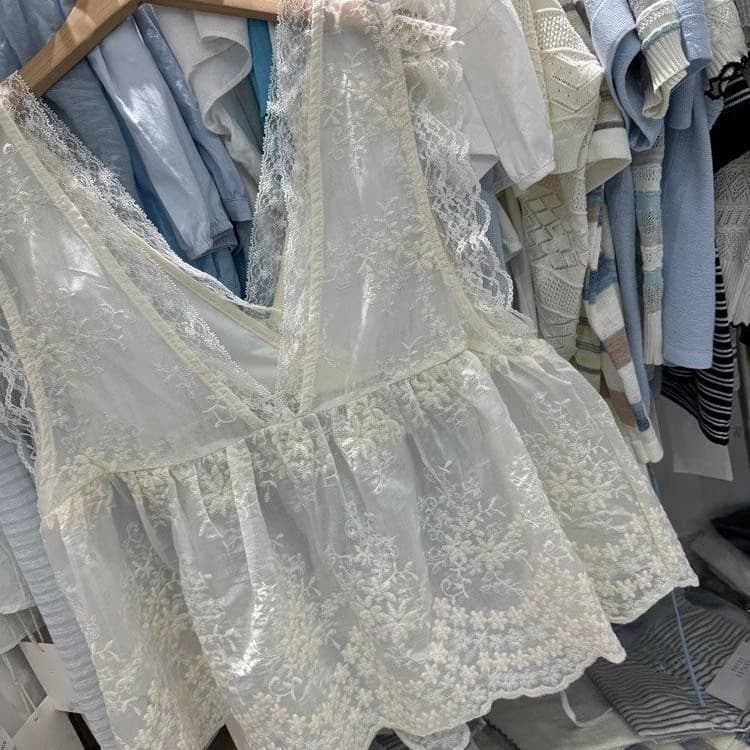 달콤함 여름 새로운 달콤한 스타일 품격 V넥 레이스 민소매 조끼 작은 셔츠 여성 루즈핏 다용도 맨위 트렌디 상세 이미지 7