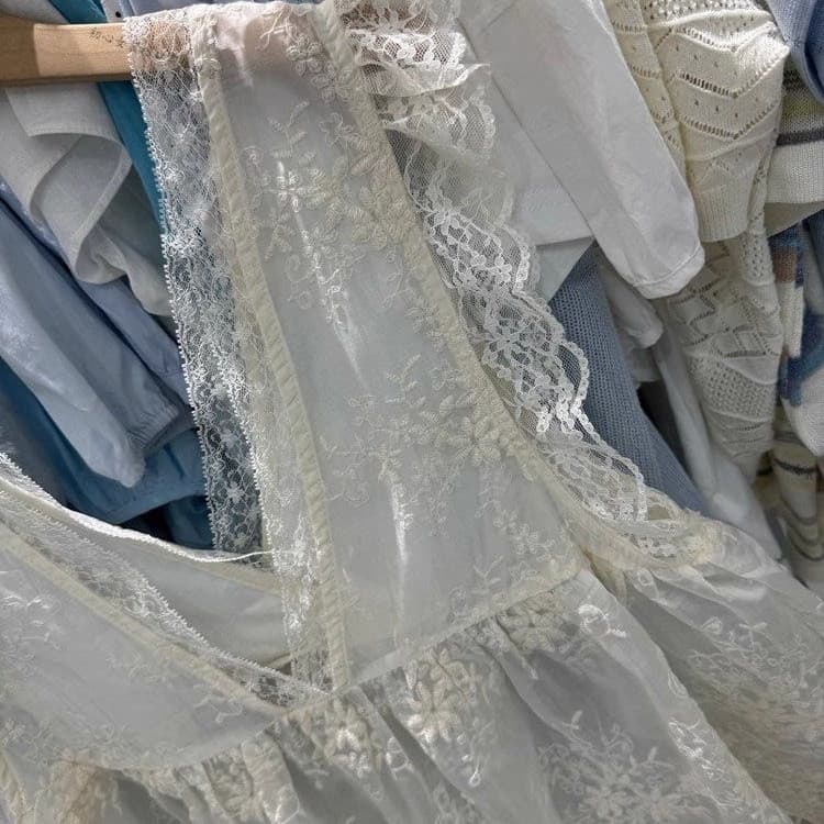 달콤함 여름 새로운 달콤한 스타일 품격 V넥 레이스 민소매 조끼 작은 셔츠 여성 루즈핏 다용도 맨위 트렌디 상세 이미지 10