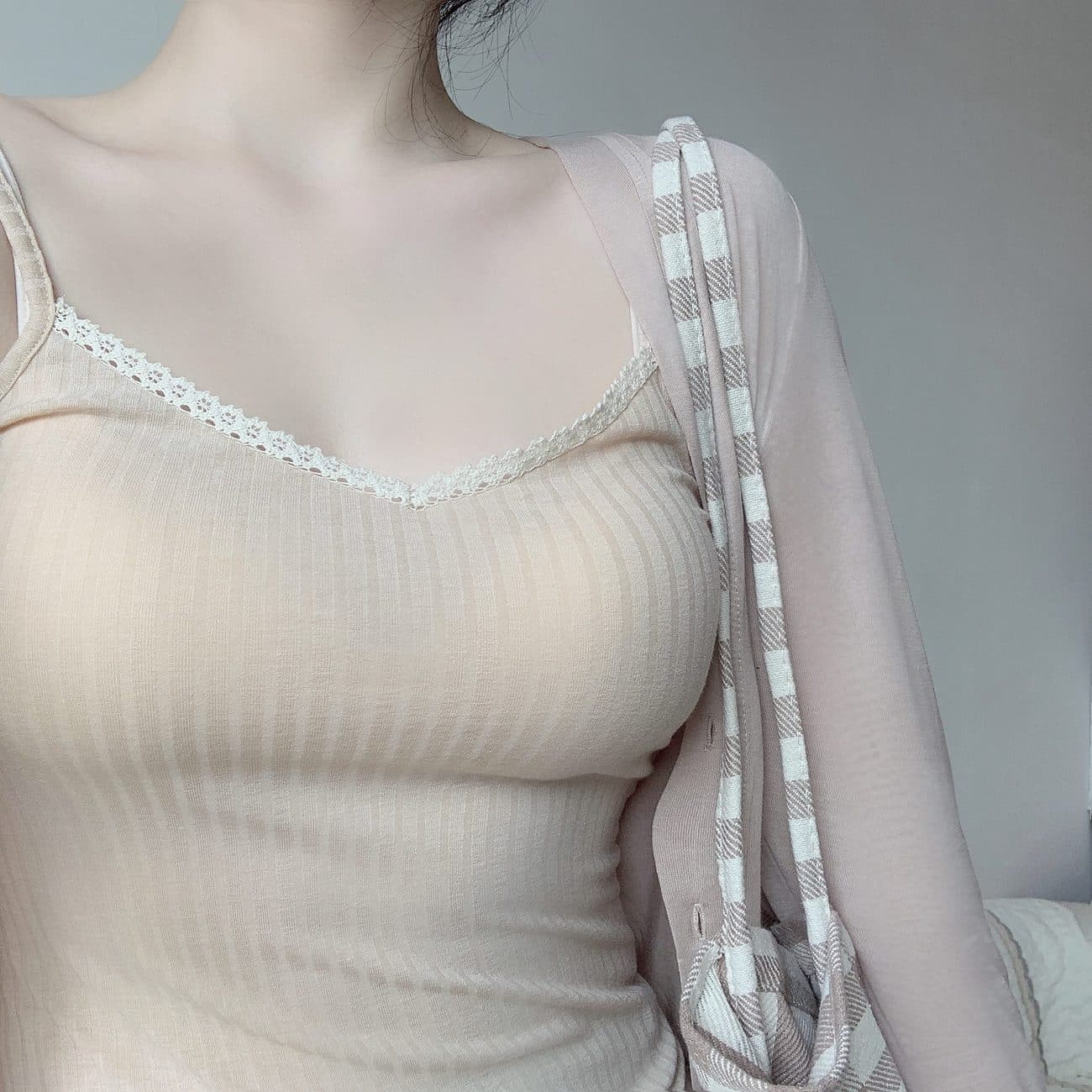 얇고 가벼운 만나는 섹시함 인사이드 가져 가라. 레트로 항구 바람 슬립 단색 섹시함 다용도 레이스 좋은 캐미솔 여성 셔츠