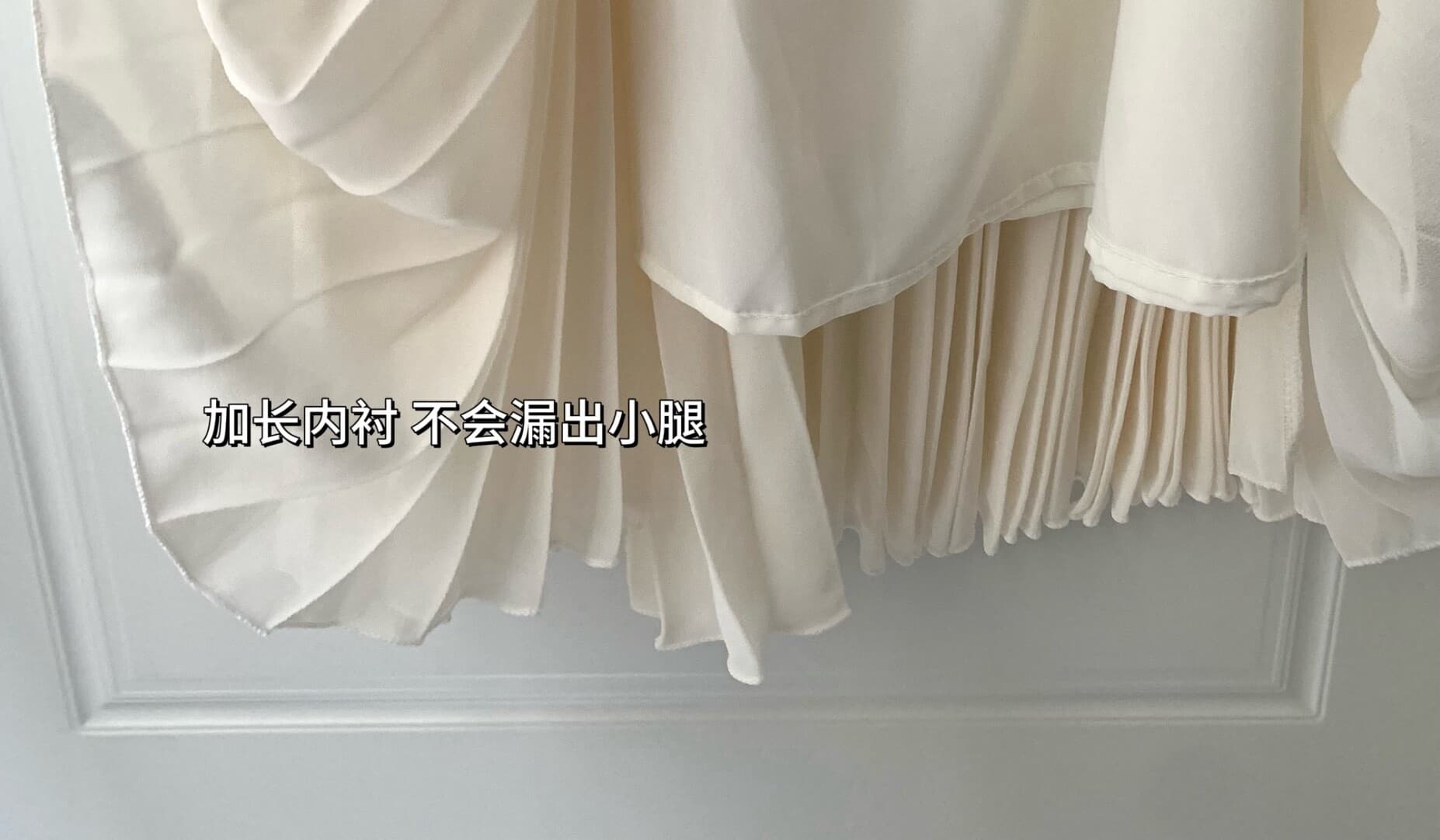2026 새로운 장기 플리츠 부드러운 거즈 스커트 불규칙 치마 롱 스커트 여성 상세 이미지 16