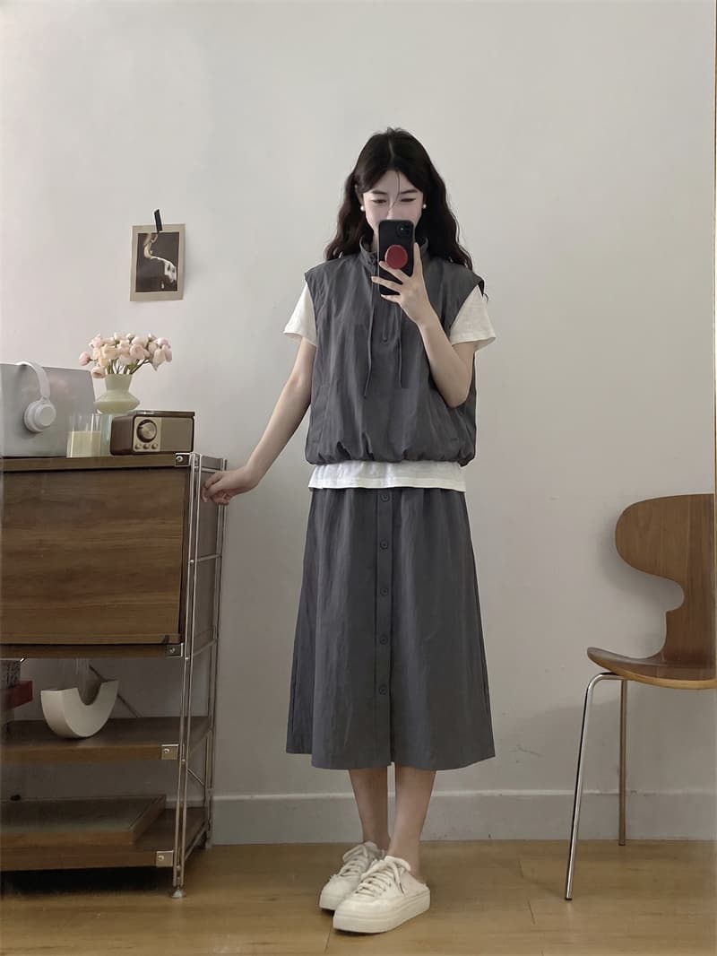 실사 워크웨어 바람 페이크 레이어드 패치워크 배색 스탠드 칼라 조끼 반신 스커트 두 조각 여성 세트 여름 새로운 세트 이미지 2