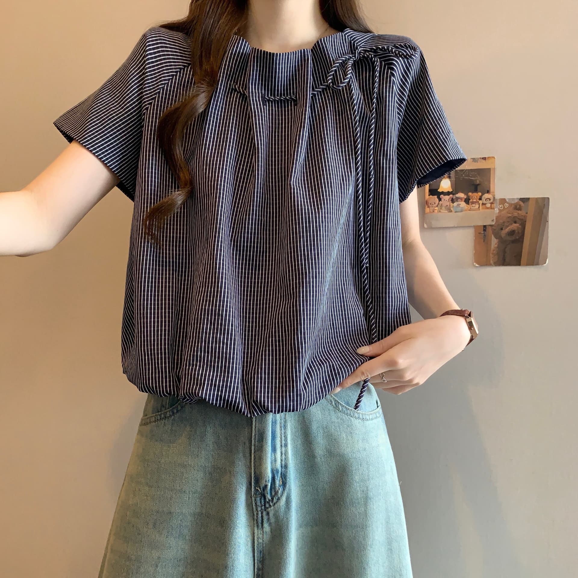 프랑스식 디자인 센스 블루 색상 스트라이프 반팔 여성 셔츠 여름 지방 mm 표지 배 슬림해 보이는 쇼트 스타일 맨위 상세 이미지 16