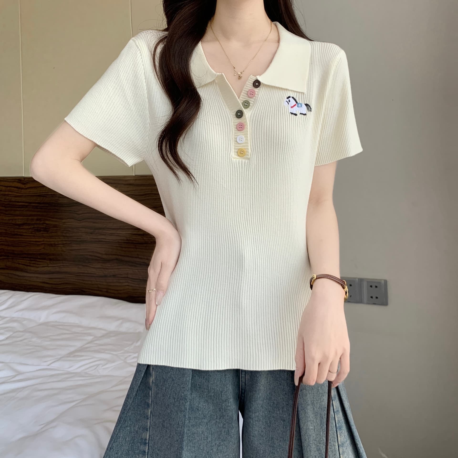 빅 사이즈 여성 의류 POLO 칼라 얼음 실크 니트 맨위 여성 여름 연령 감소 외국 가스 패션 맨위 자수 반팔 여성 상세 이미지 21
