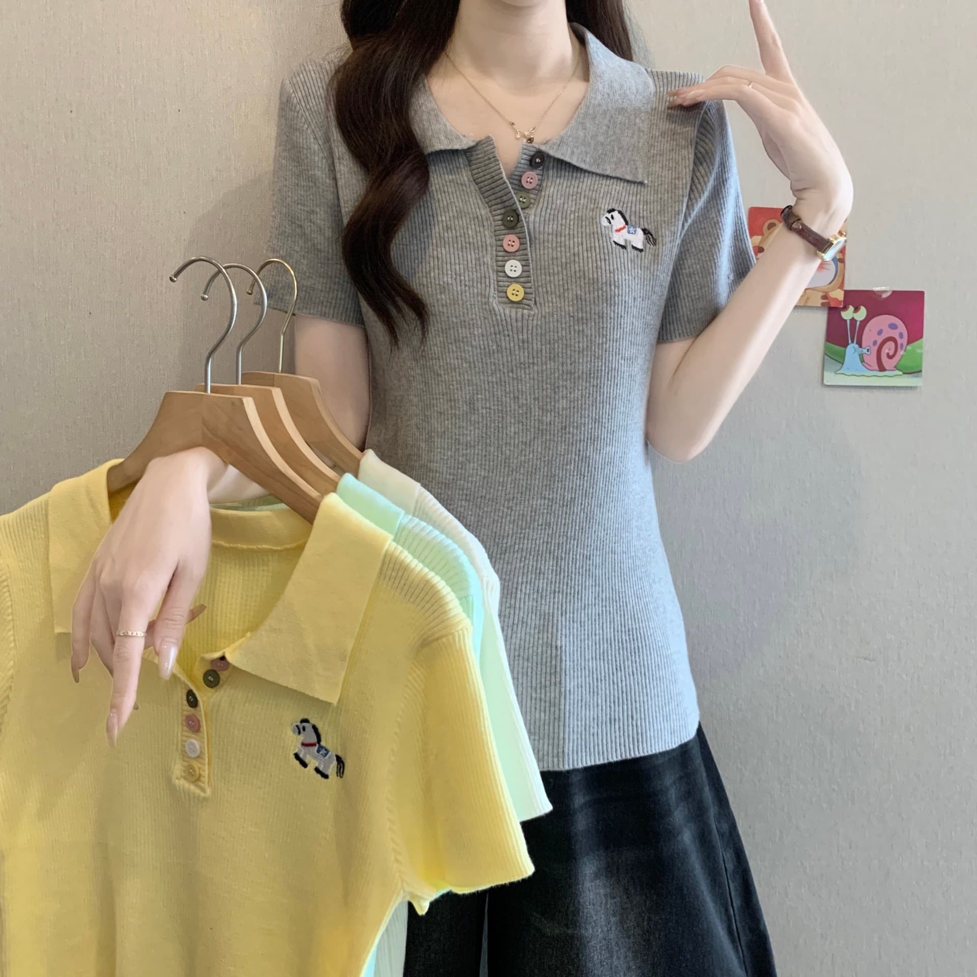 빅 사이즈 여성 의류 POLO 칼라 얼음 실크 니트 맨위 여성 여름 연령 감소 외국 가스 패션 맨위 자수 반팔 여성 상세 이미지 5