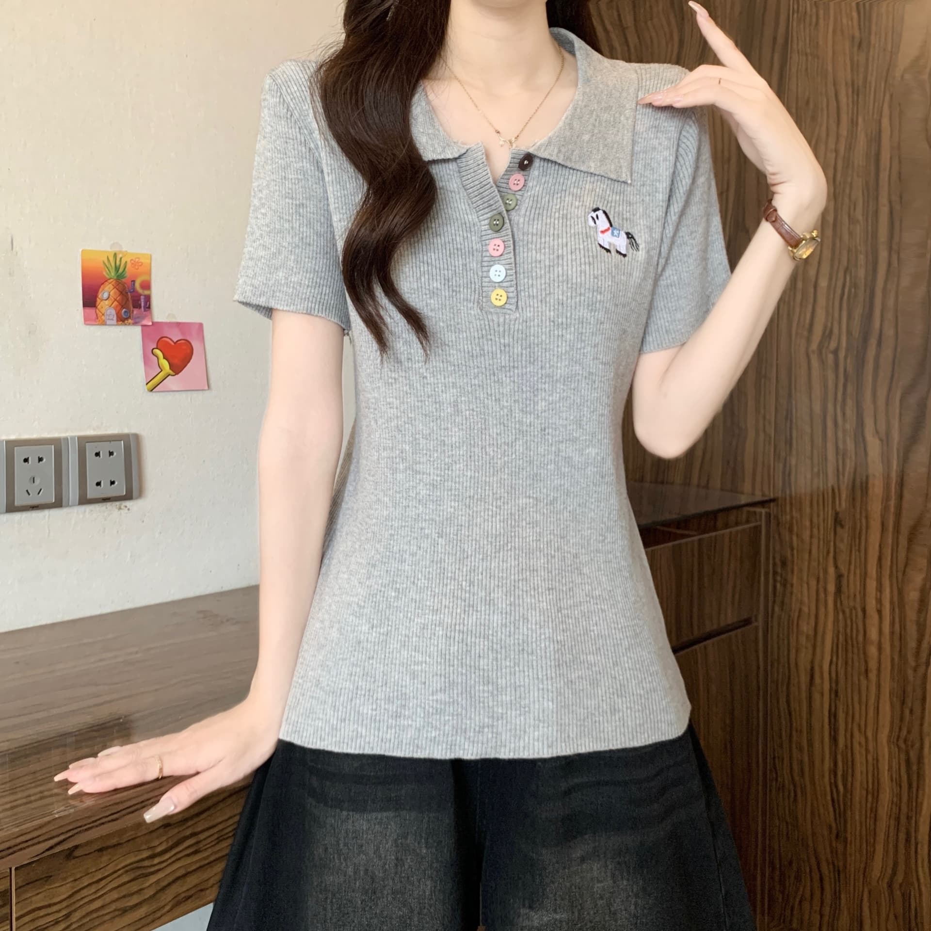 빅 사이즈 여성 의류 POLO 칼라 얼음 실크 니트 맨위 여성 여름 연령 감소 외국 가스 패션 맨위 자수 반팔 여성 상세 이미지 6