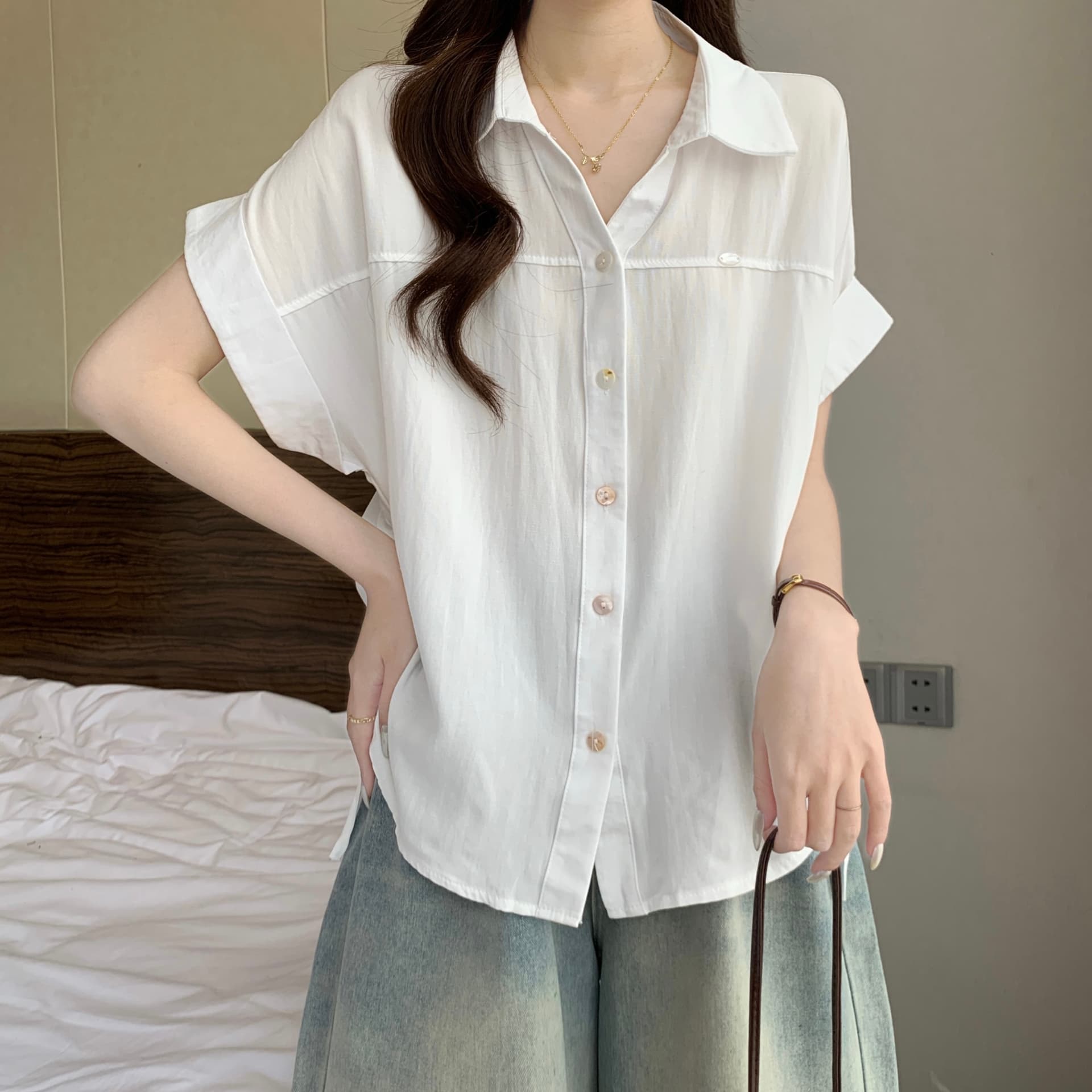 하늘색 긍정적 인 어깨 반팔 여성 셔츠 2026 새로운 여름 빅 사이즈 지방 mm 슬림해 보이는 고유 한 아름다운 펌프 로프 맨위 상세 이미지 27
