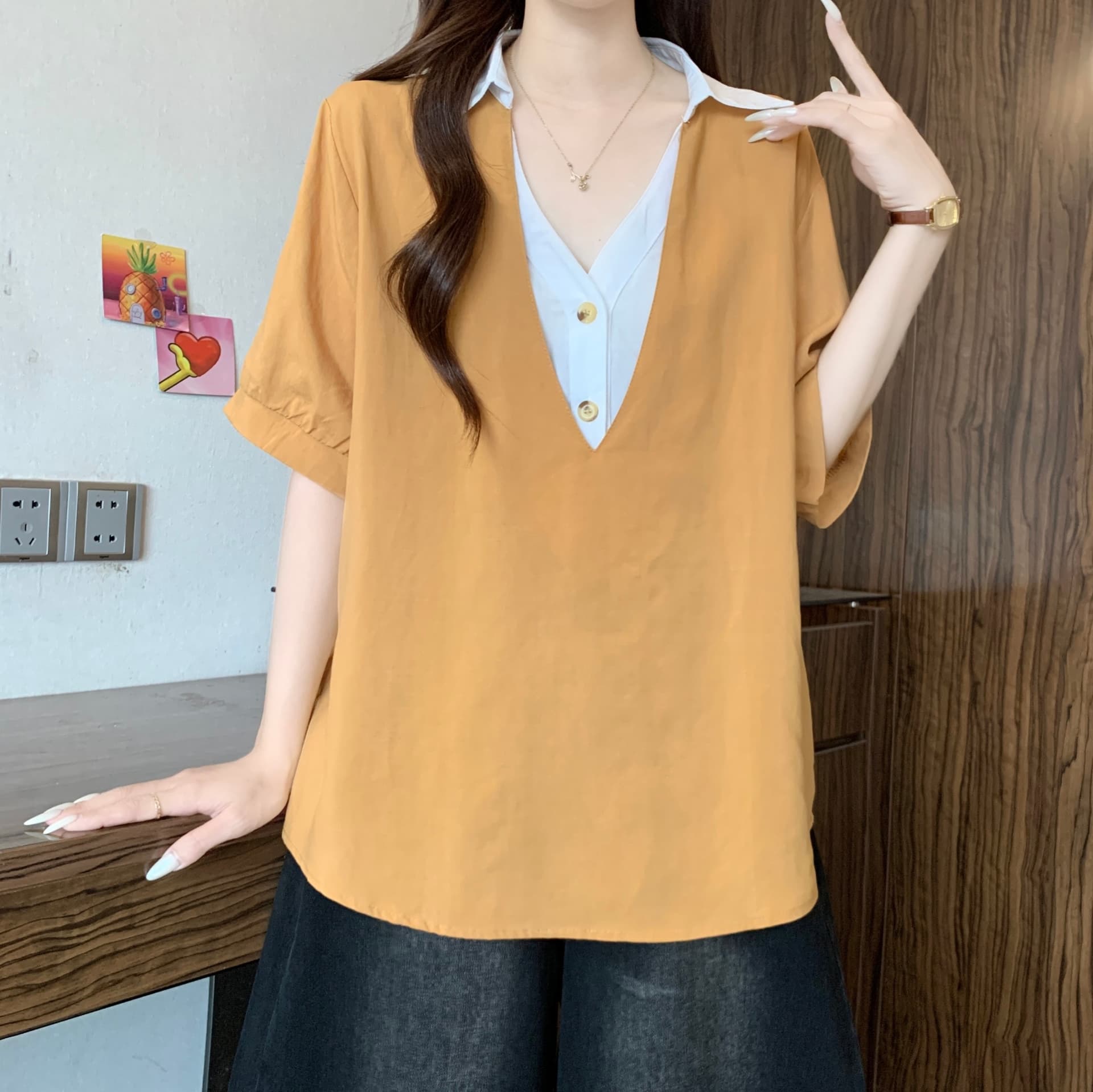 페이크 레이어드 배색 패치워크 V넥 반팔 여성 셔츠 여름 빅 사이즈 지방 mm 루즈핏 표지 배 고급 센스 맨위 상세 이미지 13