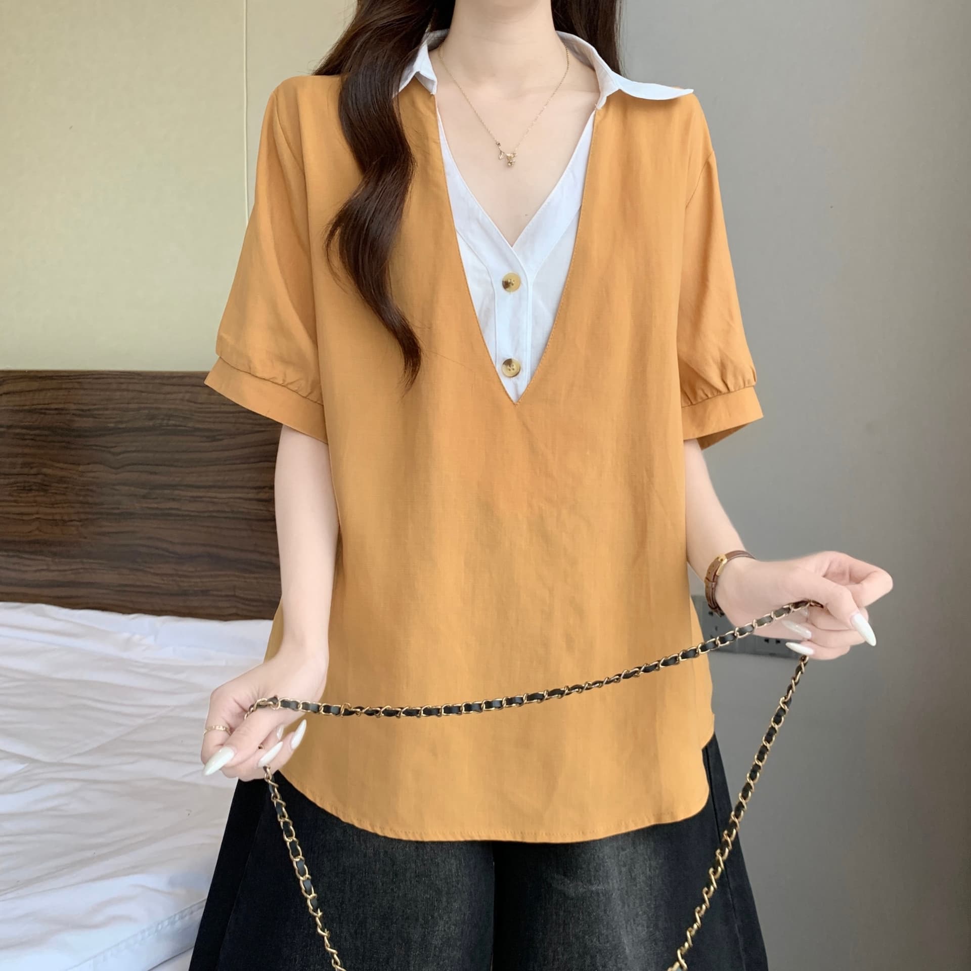페이크 레이어드 배색 패치워크 V넥 반팔 여성 셔츠 여름 빅 사이즈 지방 mm 루즈핏 표지 배 고급 센스 맨위 상세 이미지 16