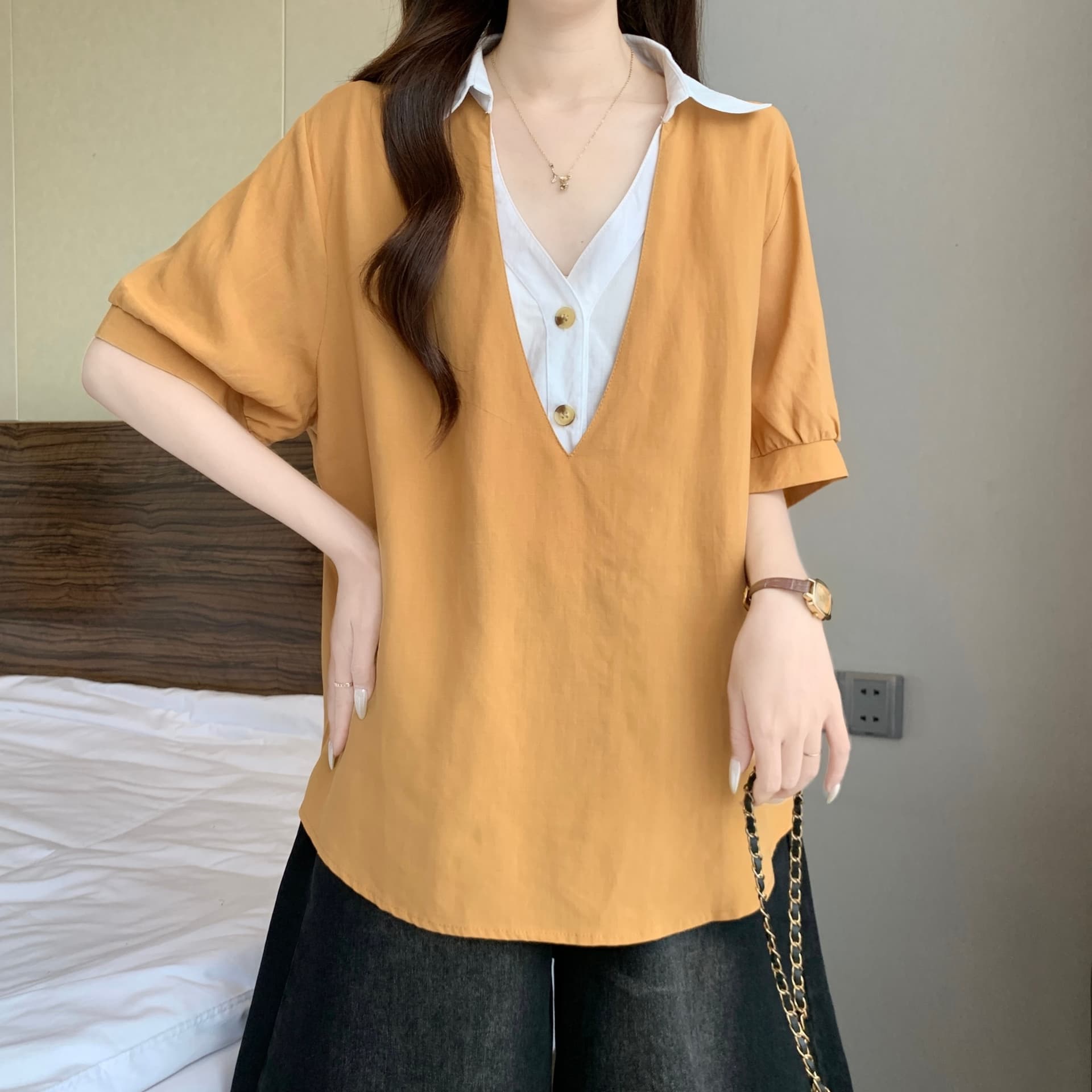 페이크 레이어드 배색 패치워크 V넥 반팔 여성 셔츠 여름 빅 사이즈 지방 mm 루즈핏 표지 배 고급 센스 맨위 상세 이미지 17