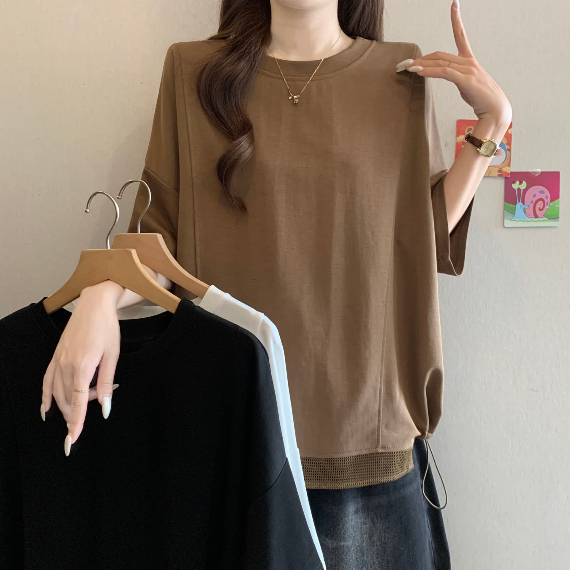 유럽 상품 표지 배 반팔 티셔츠 여성 2026 여름 새로운 빅 사이즈 지방 mm 고유 한 루즈핏 슬림해 보이는 기본 셔츠 맨위 상세 이미지 4